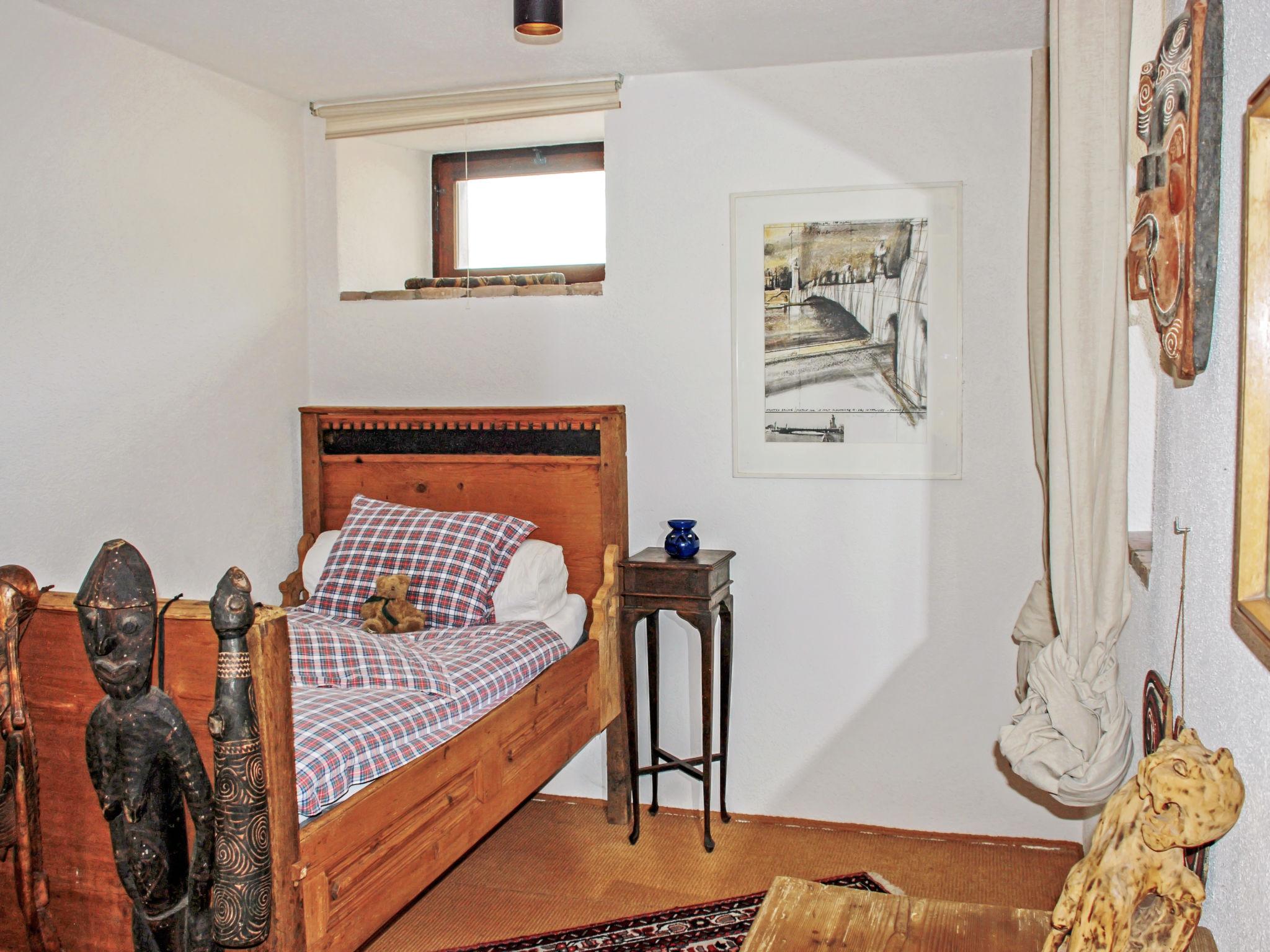 Foto 3 - Casa con 3 camere da letto a Breggia con piscina privata e vista sulle montagne