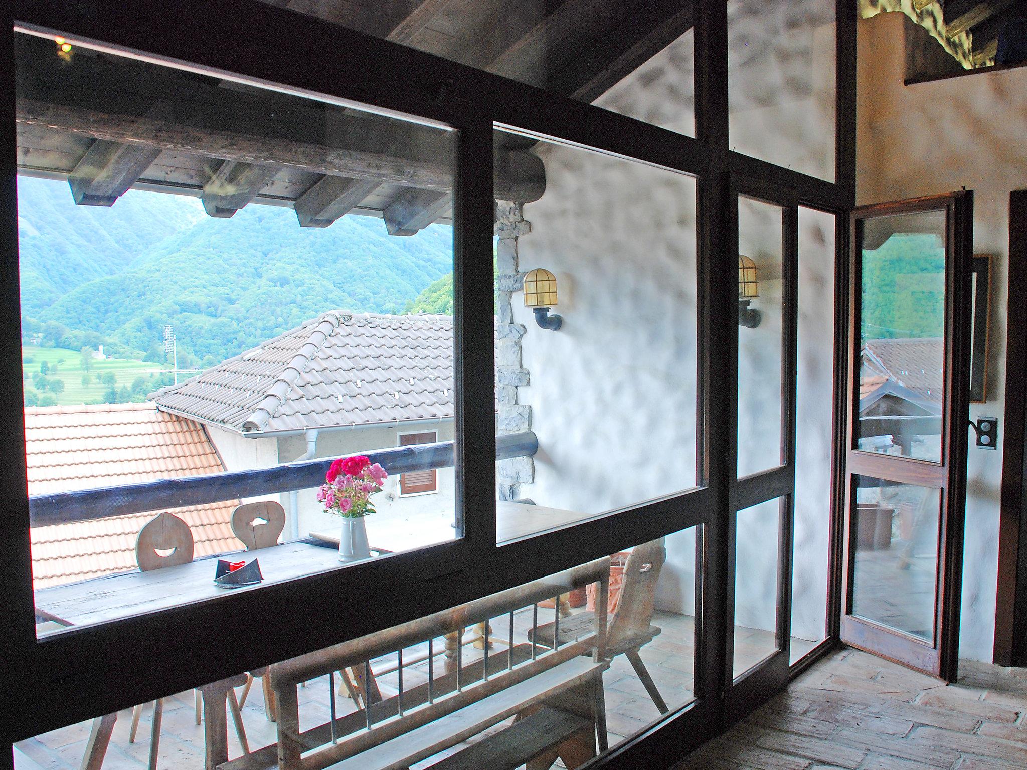 Photo 13 - Maison de 3 chambres à Breggia avec piscine privée et vues sur la montagne