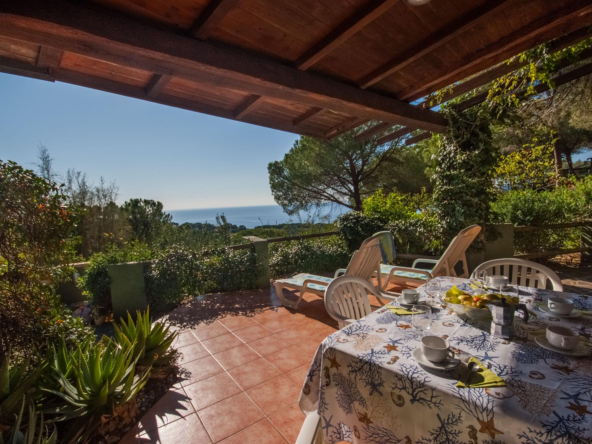 Photo 1 - Maison de 2 chambres à Capoliveri avec jardin et vues à la mer