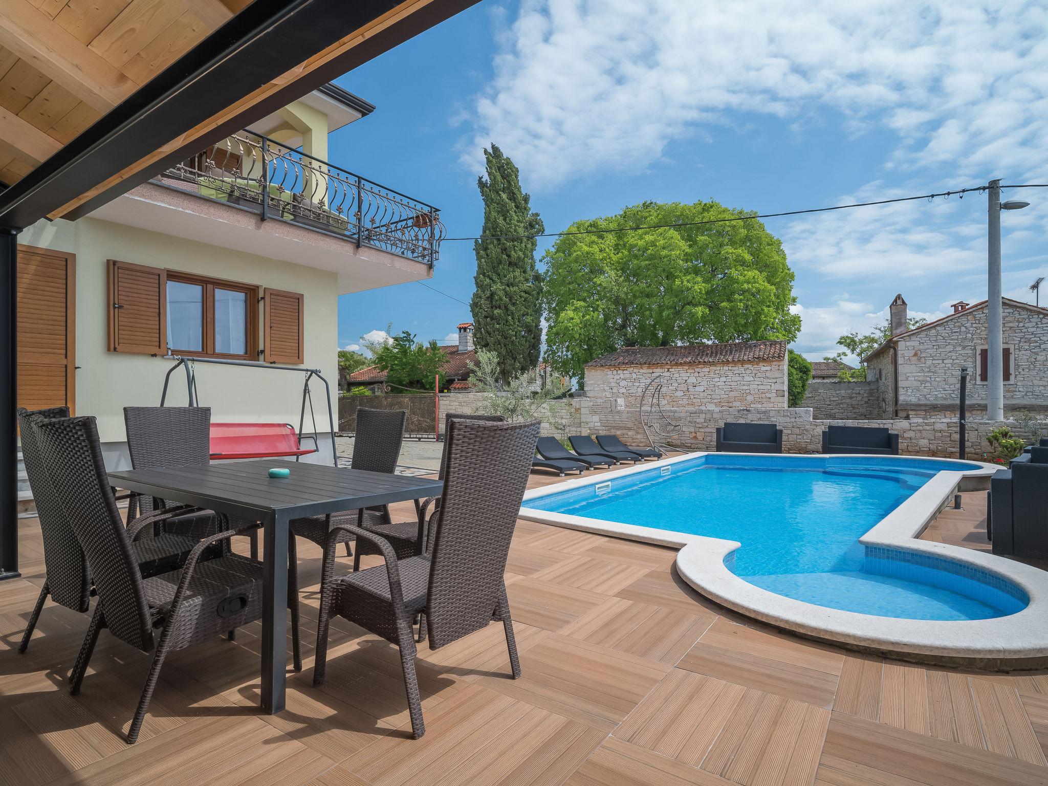 Photo 5 - Appartement de 2 chambres à Tar-Vabriga avec piscine et jardin