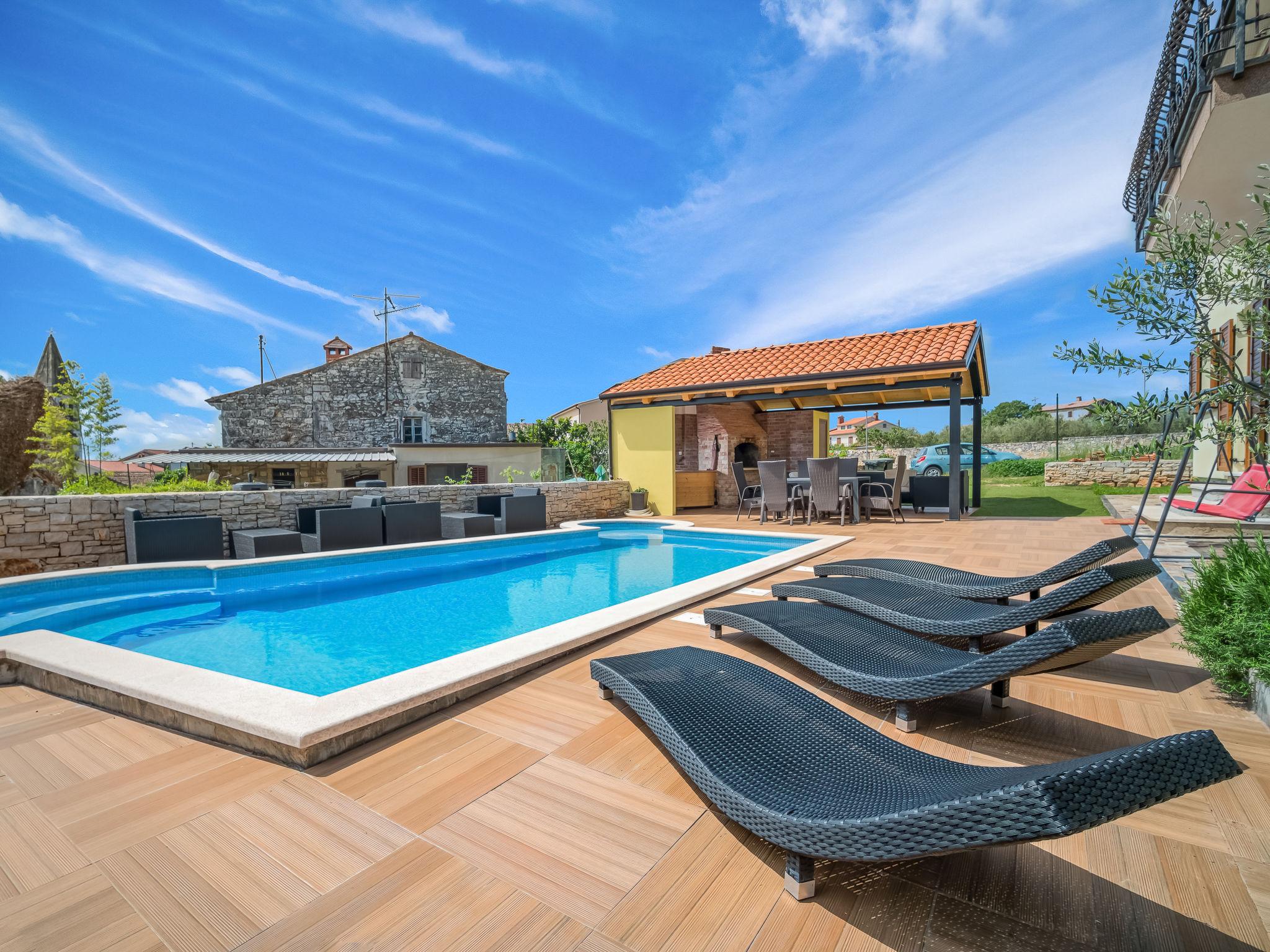 Photo 30 - Appartement de 2 chambres à Tar-Vabriga avec piscine et vues à la mer