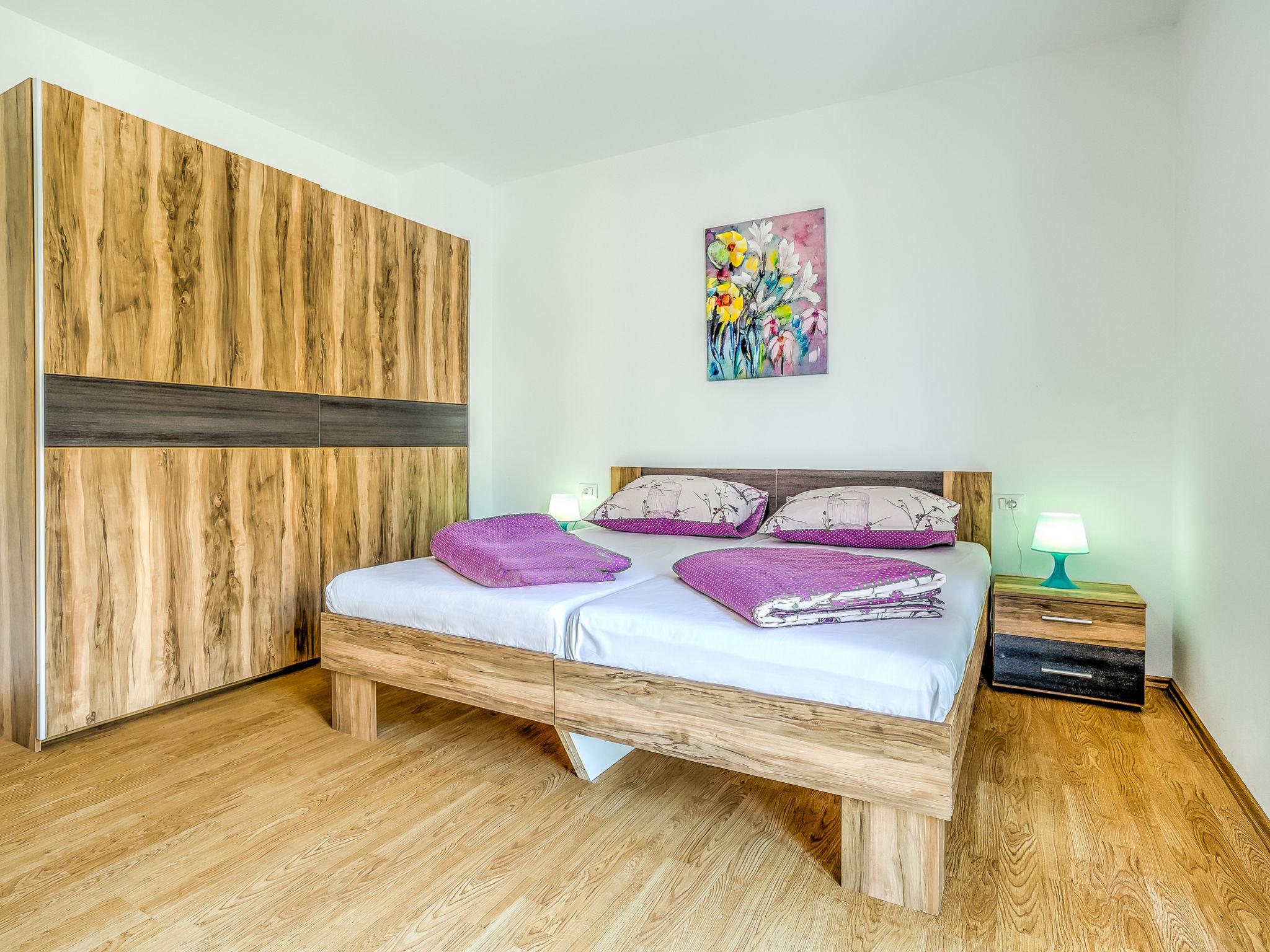 Foto 16 - Appartamento con 2 camere da letto a Tar-Vabriga con piscina e vista mare