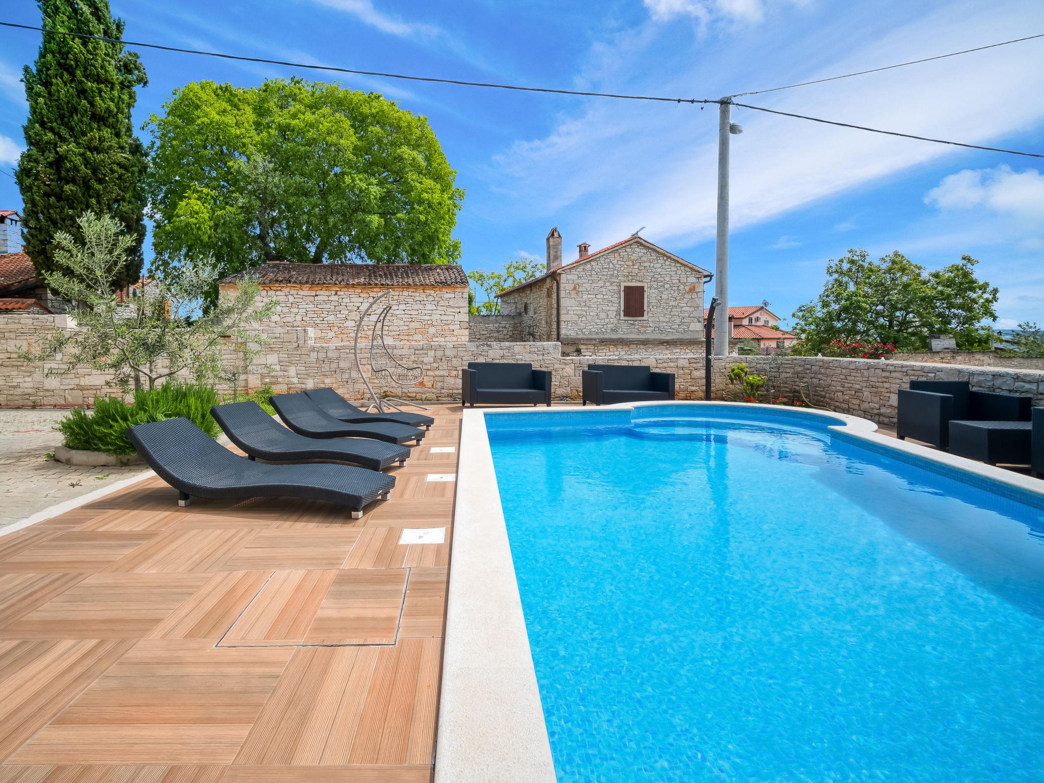 Photo 24 - Appartement de 2 chambres à Tar-Vabriga avec piscine et jardin