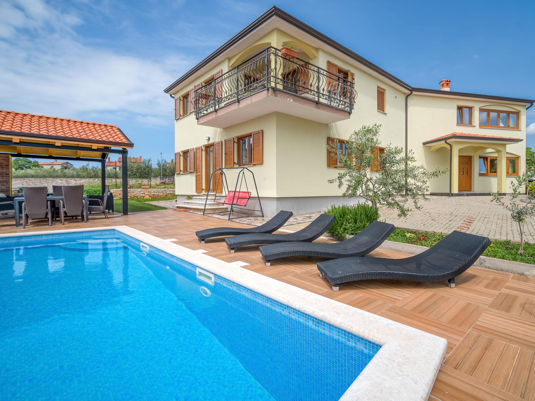 Photo 32 - Appartement de 2 chambres à Tar-Vabriga avec piscine et vues à la mer