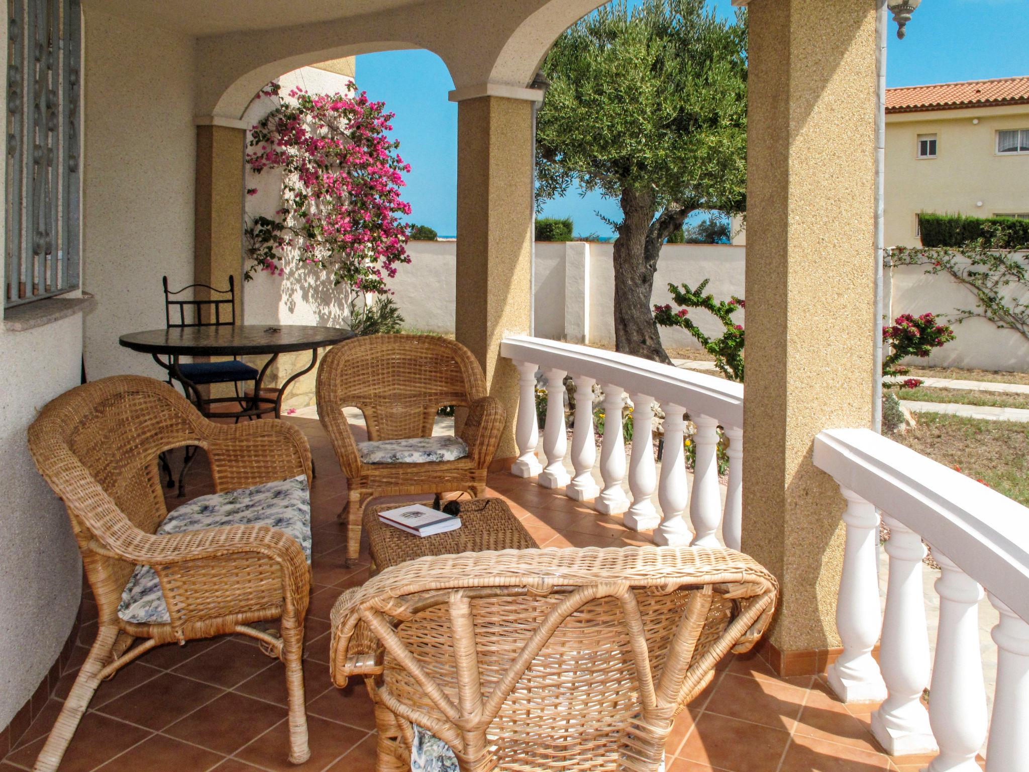 Photo 2 - Maison de 3 chambres à Mont-roig del Camp avec piscine privée et jardin