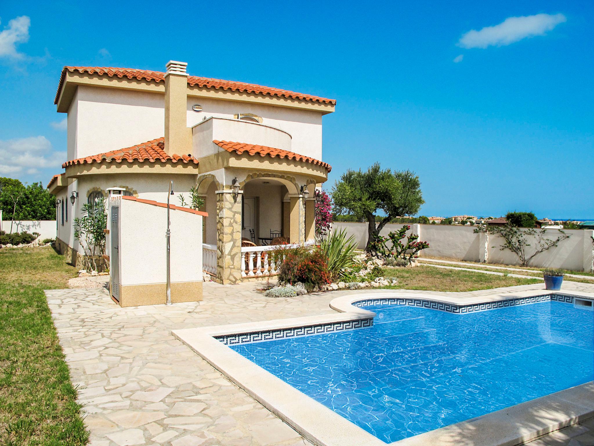 Photo 1 - Maison de 3 chambres à Mont-roig del Camp avec piscine privée et vues à la mer