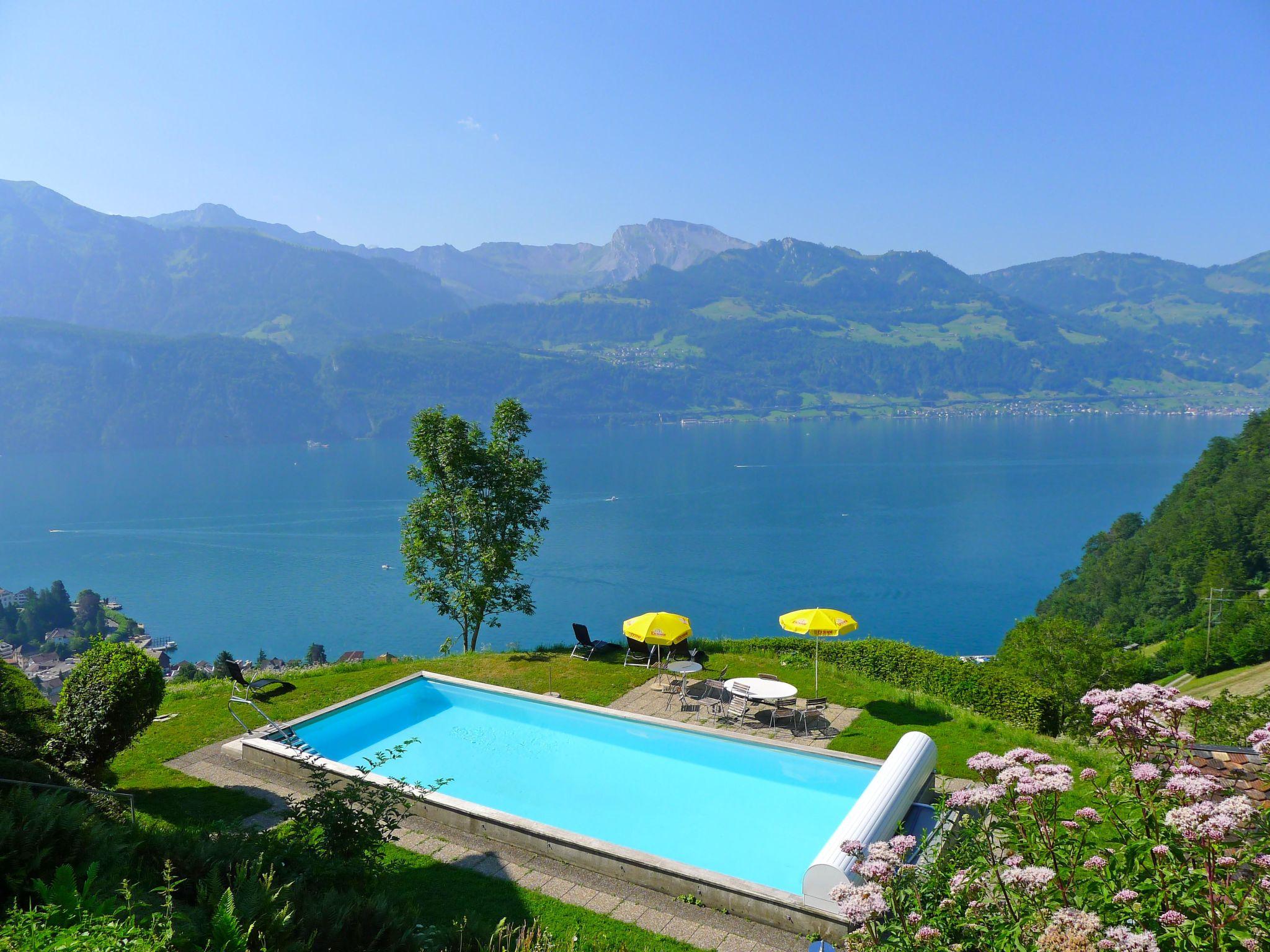 Foto 3 - Appartamento a Gersau con piscina e vista sulle montagne