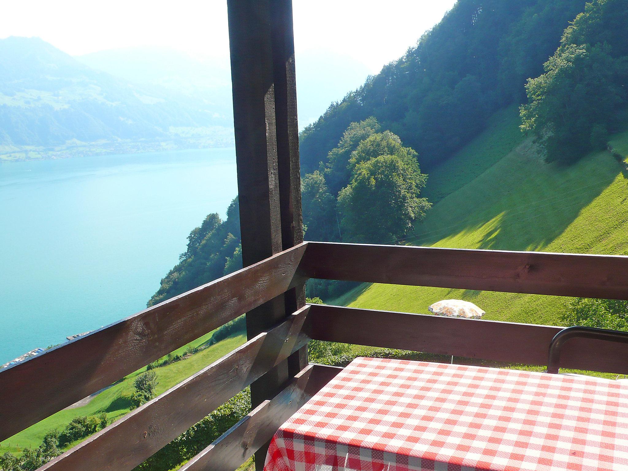 Foto 4 - Apartamento en Gersau con piscina y vistas a la montaña