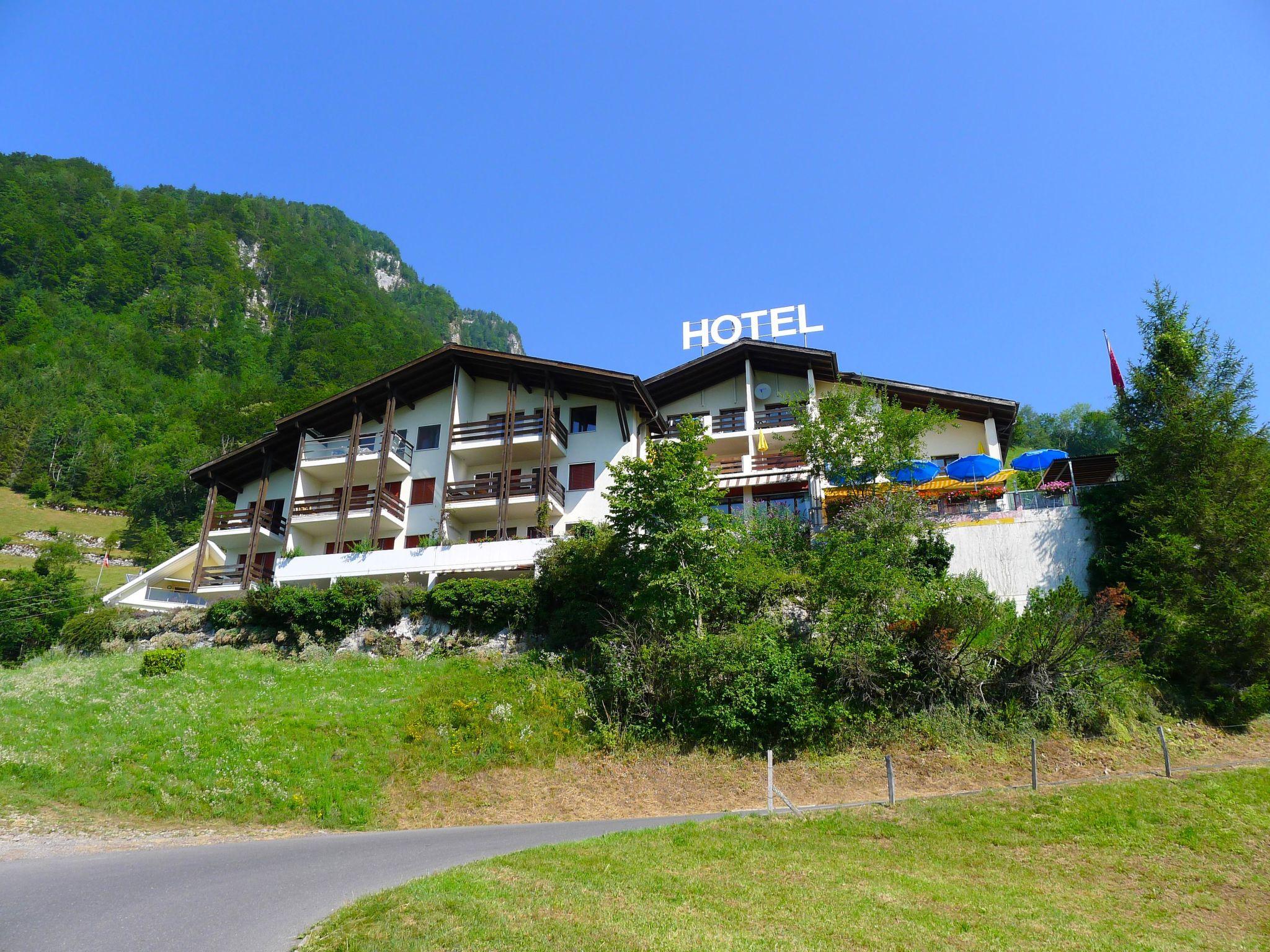 Foto 1 - Apartamento en Gersau con piscina y vistas a la montaña