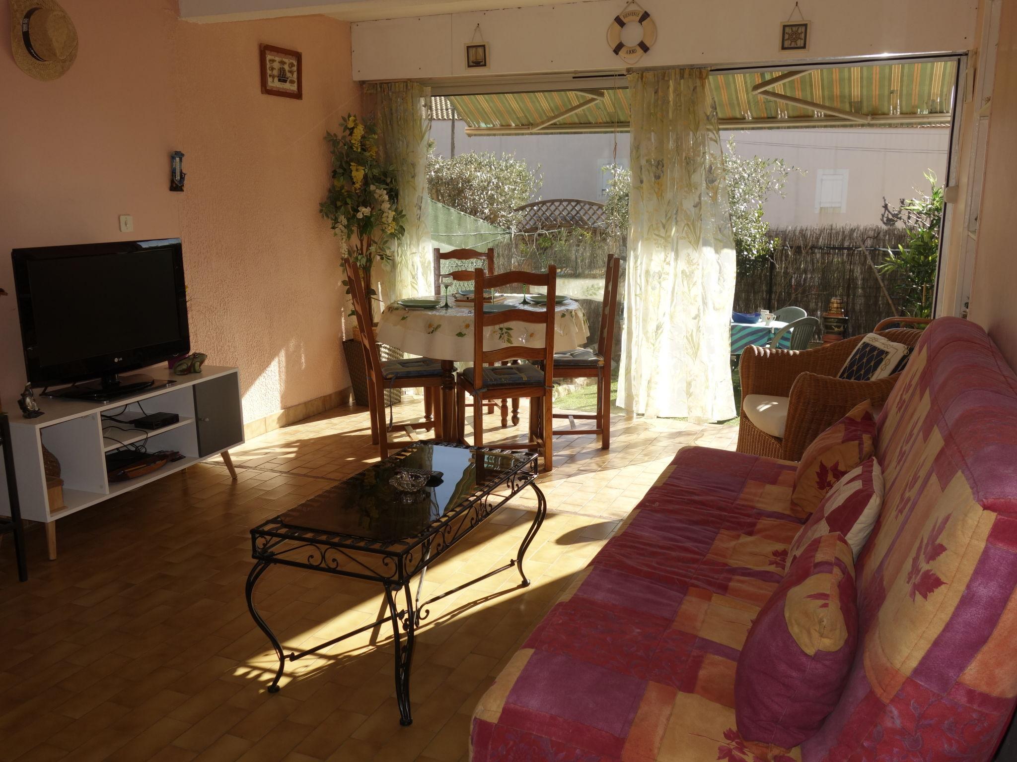 Photo 4 - Apartment in Bandol with terrace and sea view