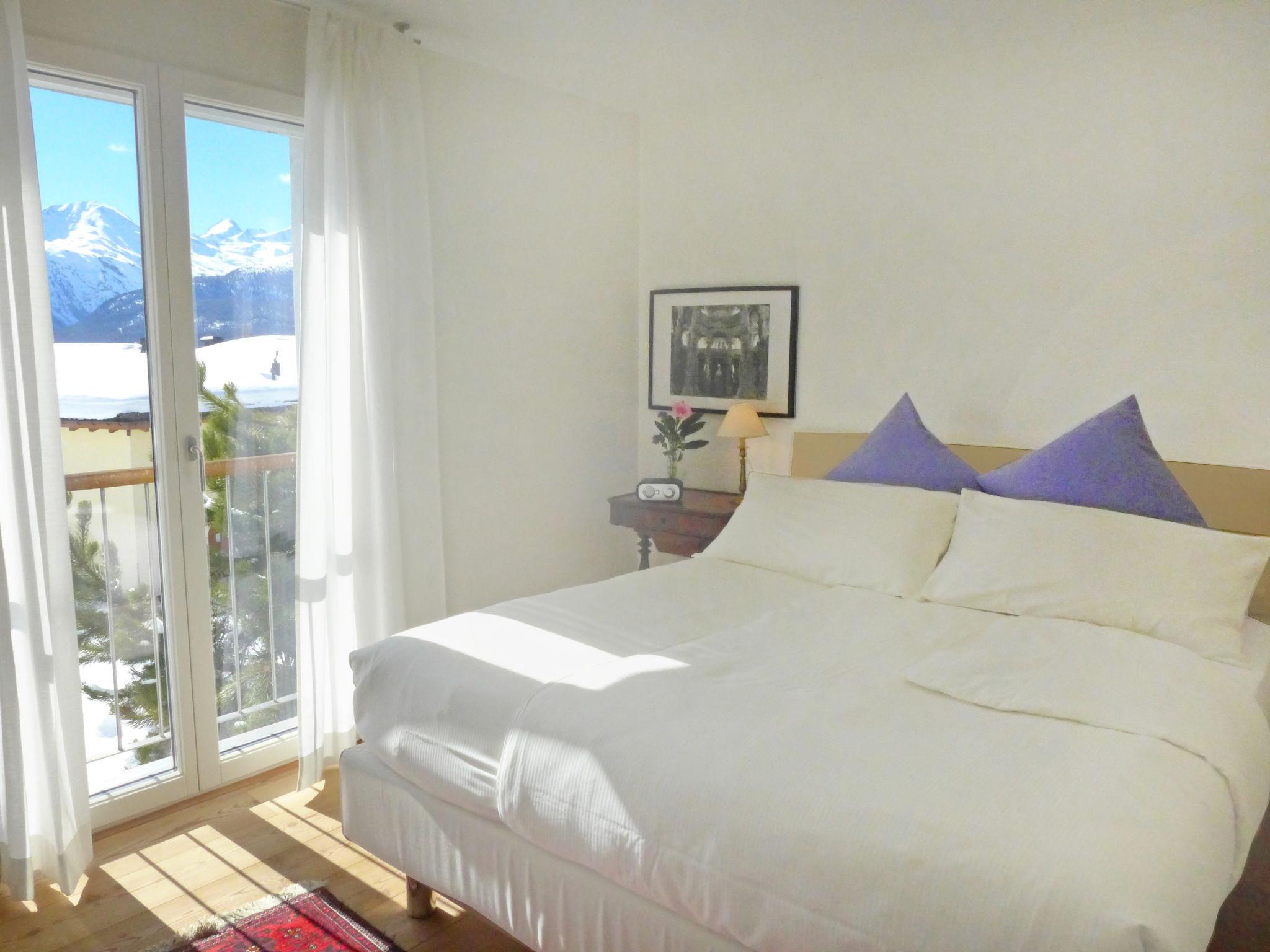 Foto 4 - Apartamento de 2 quartos em Samedan com jardim