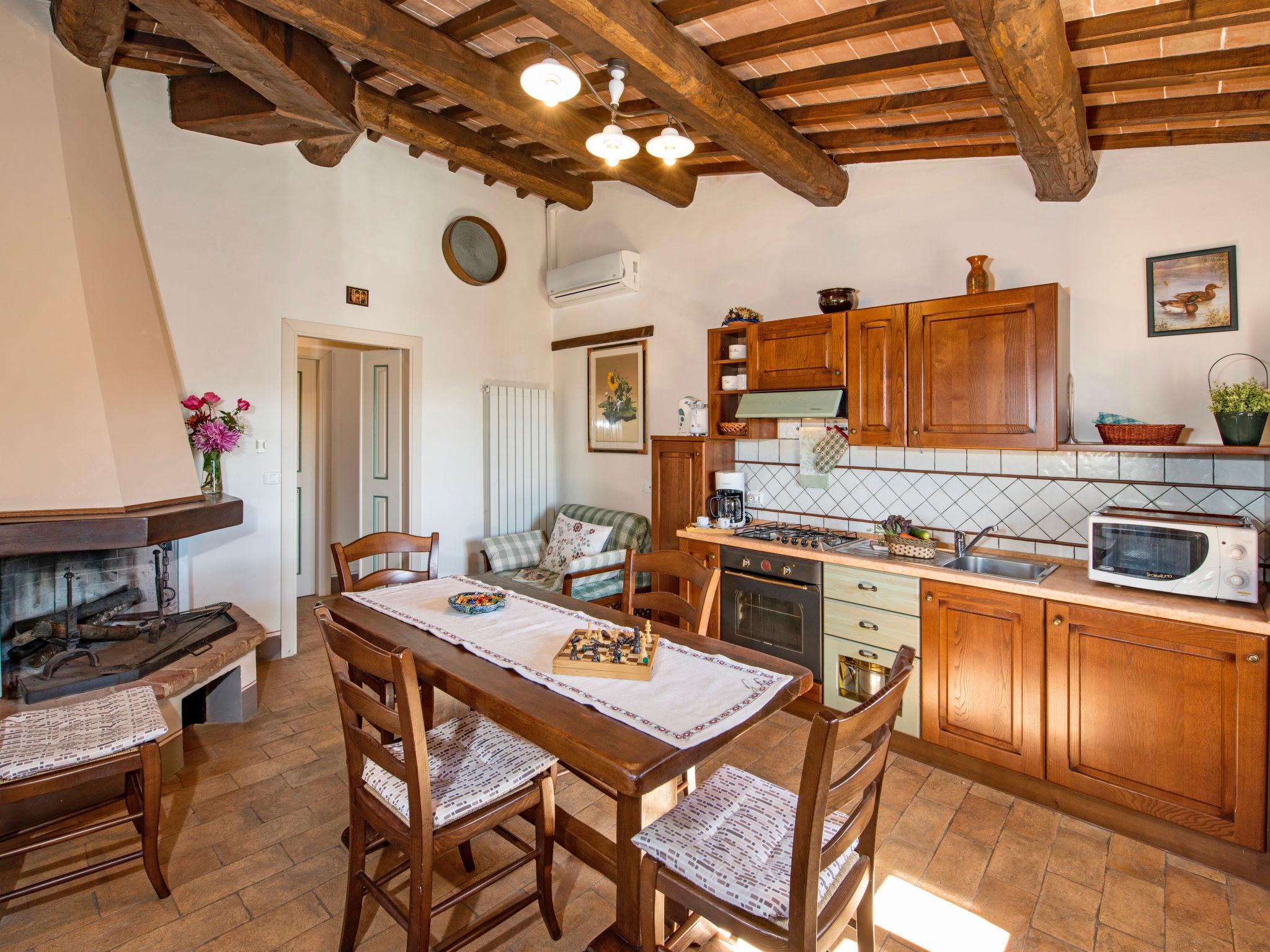Photo 8 - 2 bedroom Apartment in Paciano with swimming pool and garden