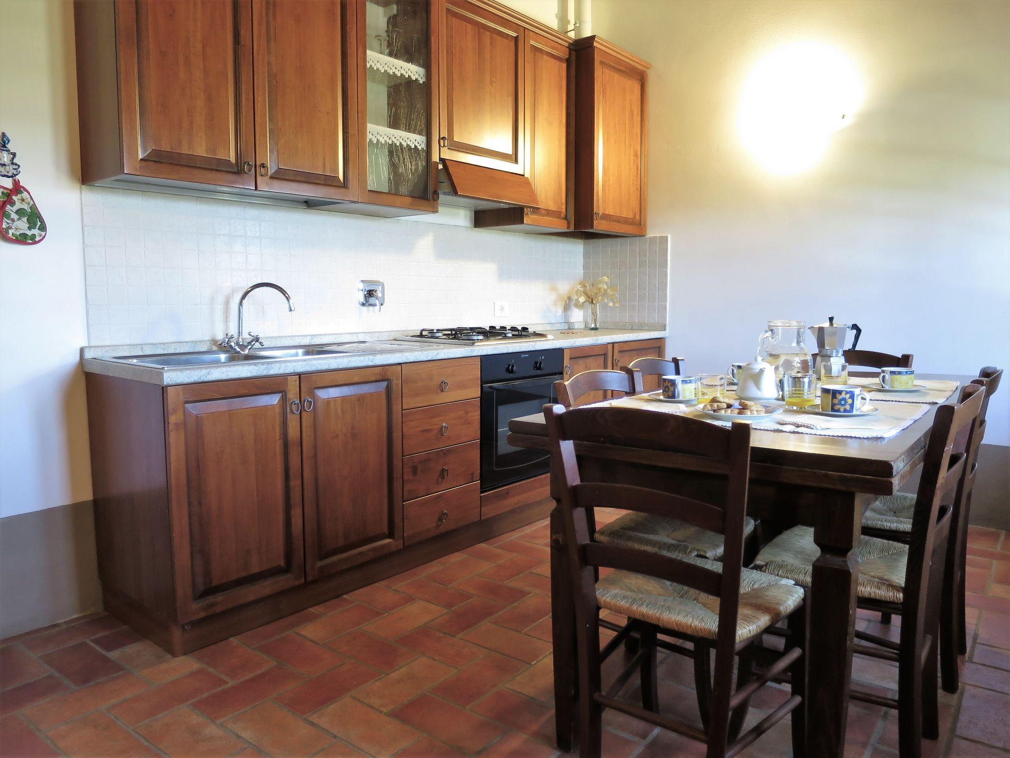 Photo 8 - 2 bedroom Apartment in Montecatini Val di Cecina with swimming pool and garden