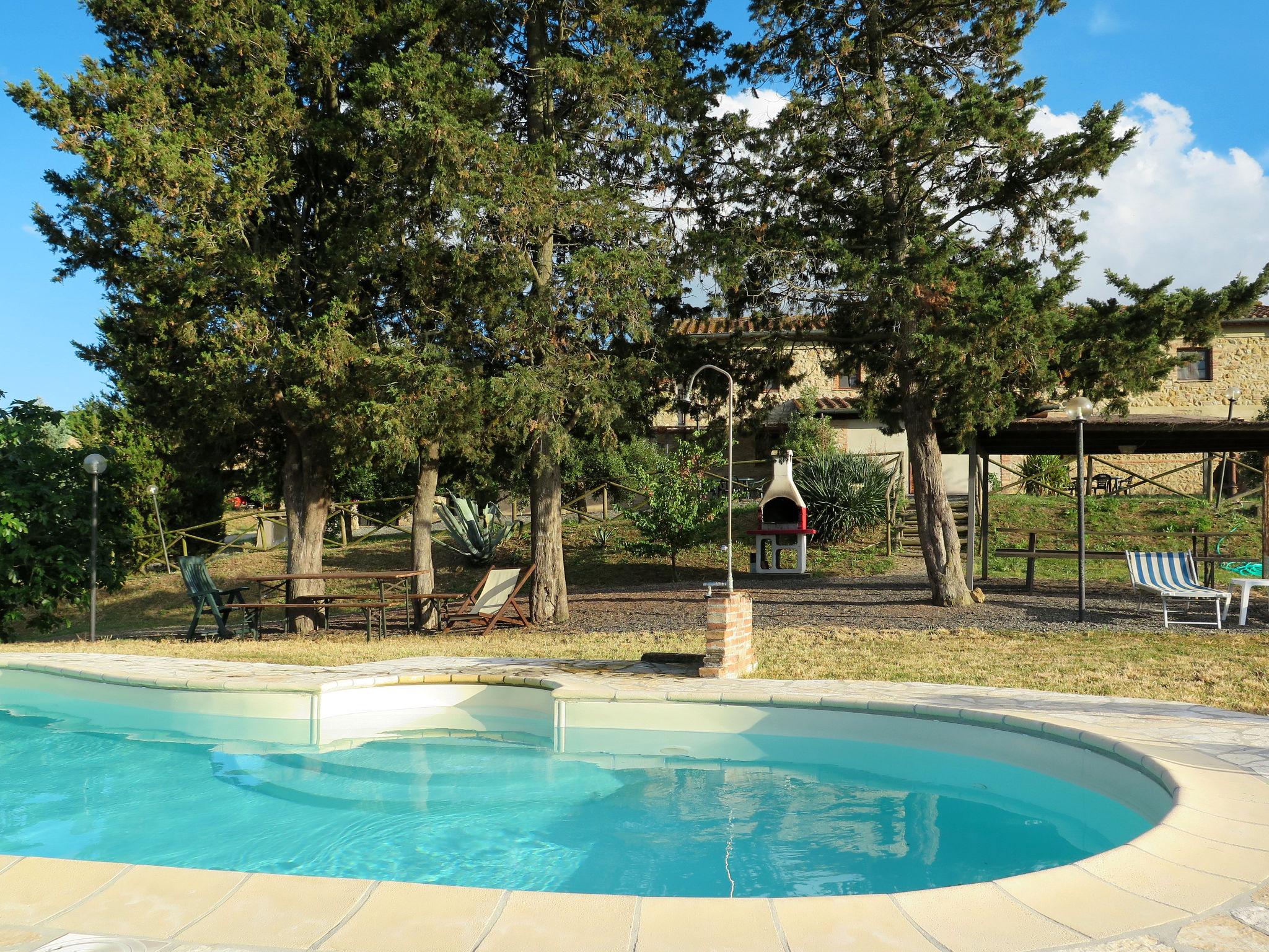 Foto 1 - Apartamento de 2 quartos em Montecatini Val di Cecina com piscina e jardim