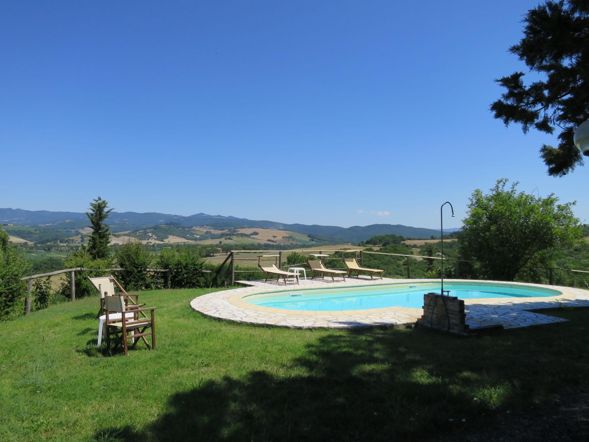 Foto 6 - Appartamento con 2 camere da letto a Montecatini Val di Cecina con piscina e vista mare