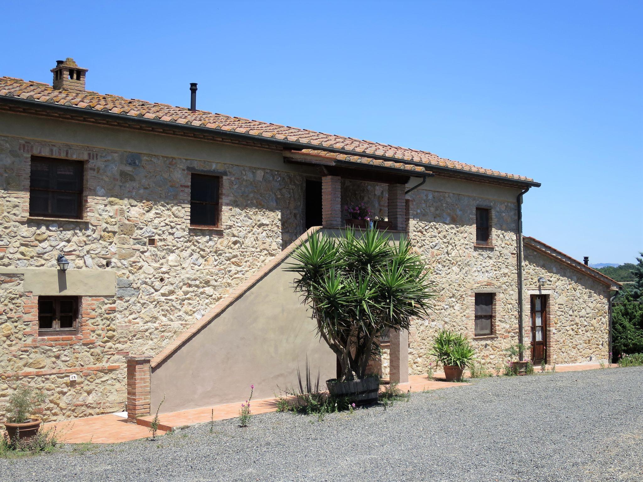 Foto 1 - Apartamento de 2 habitaciones en Montecatini Val di Cecina con piscina y vistas al mar