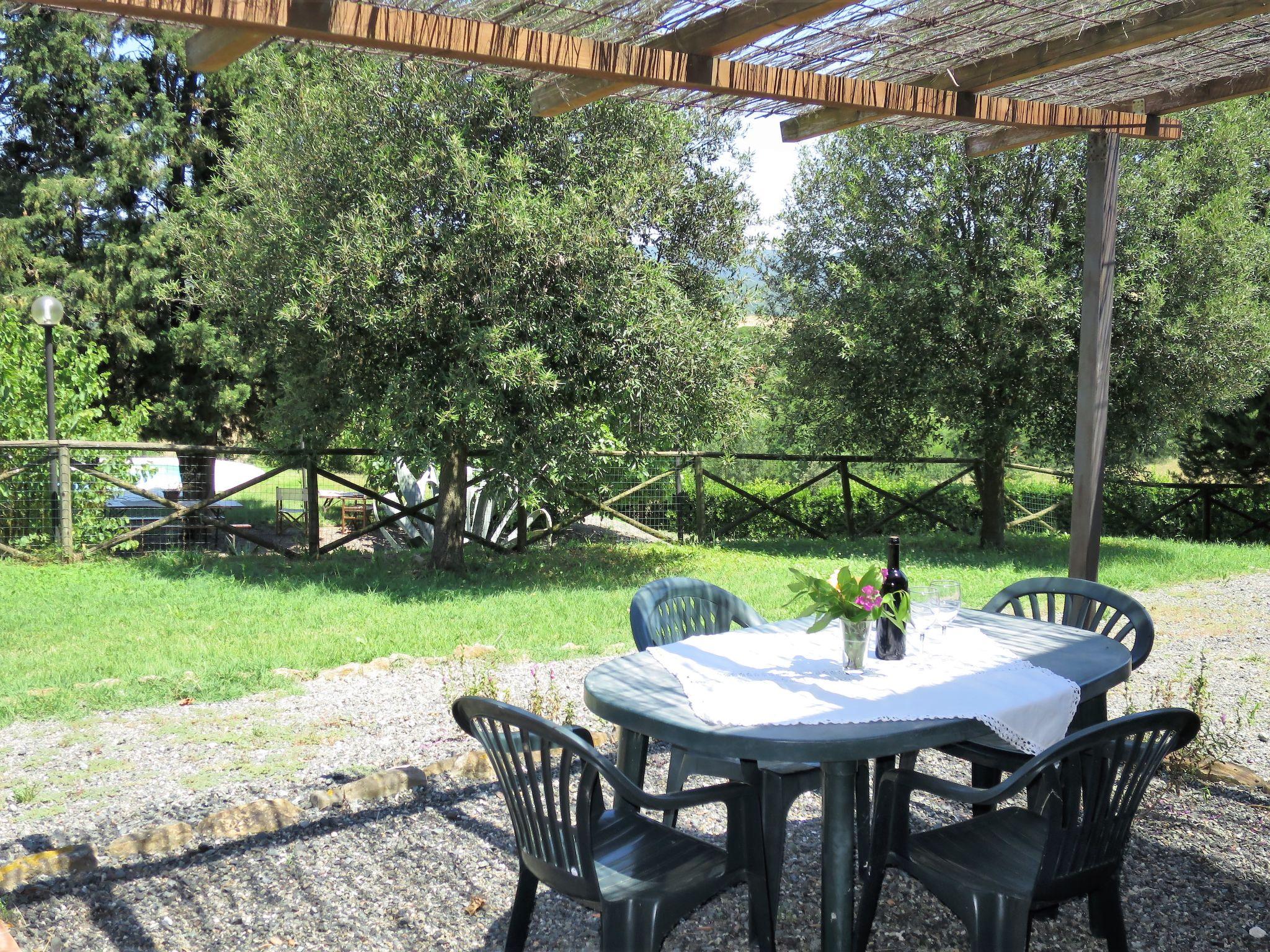 Photo 3 - Appartement de 2 chambres à Montecatini Val di Cecina avec piscine et jardin