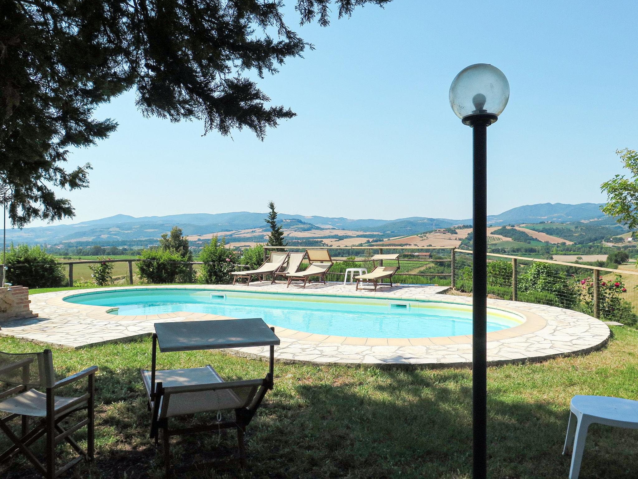 Foto 28 - Appartamento con 2 camere da letto a Montecatini Val di Cecina con piscina e vista mare