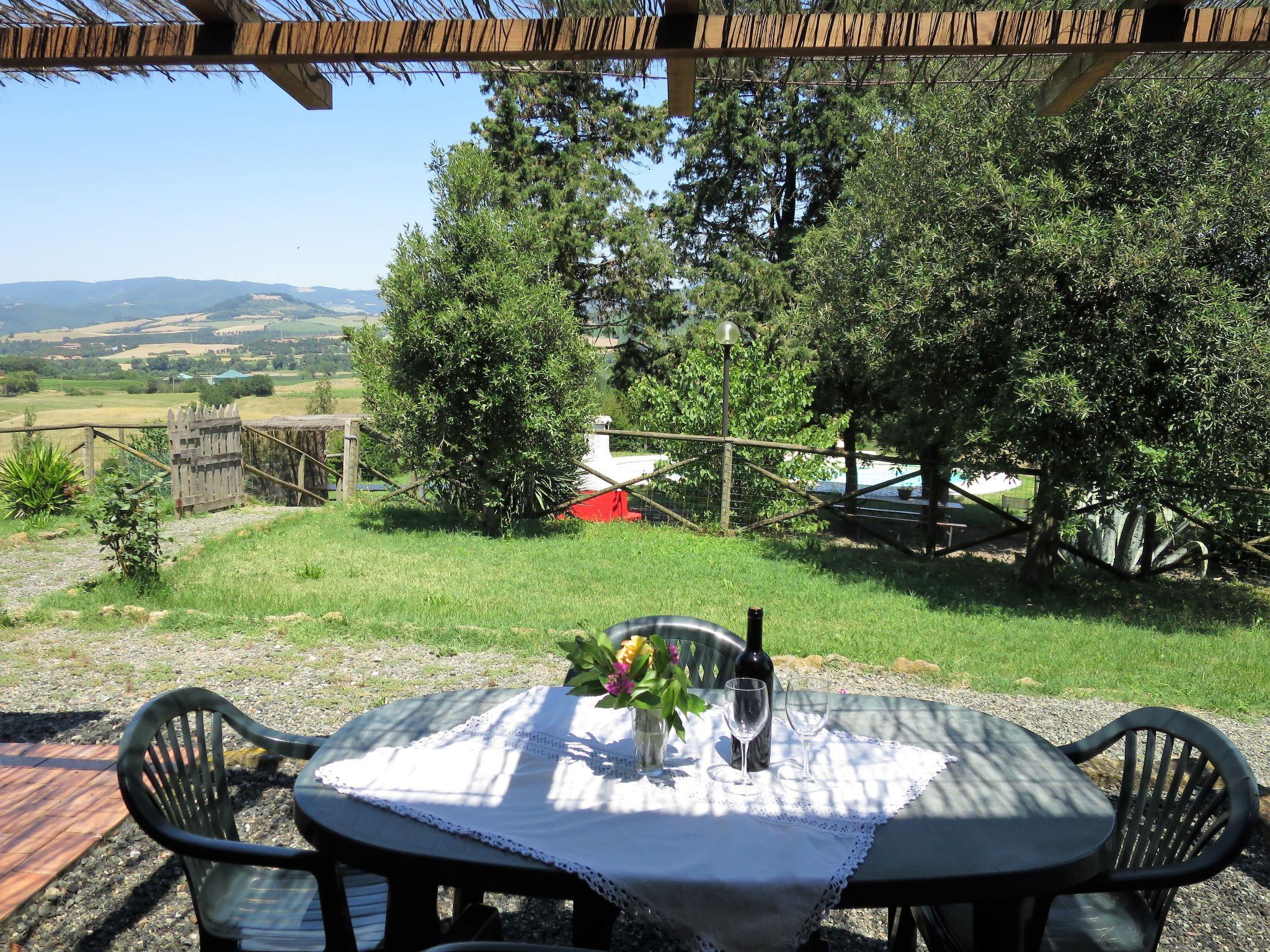 Foto 5 - Appartamento con 2 camere da letto a Montecatini Val di Cecina con piscina e vista mare