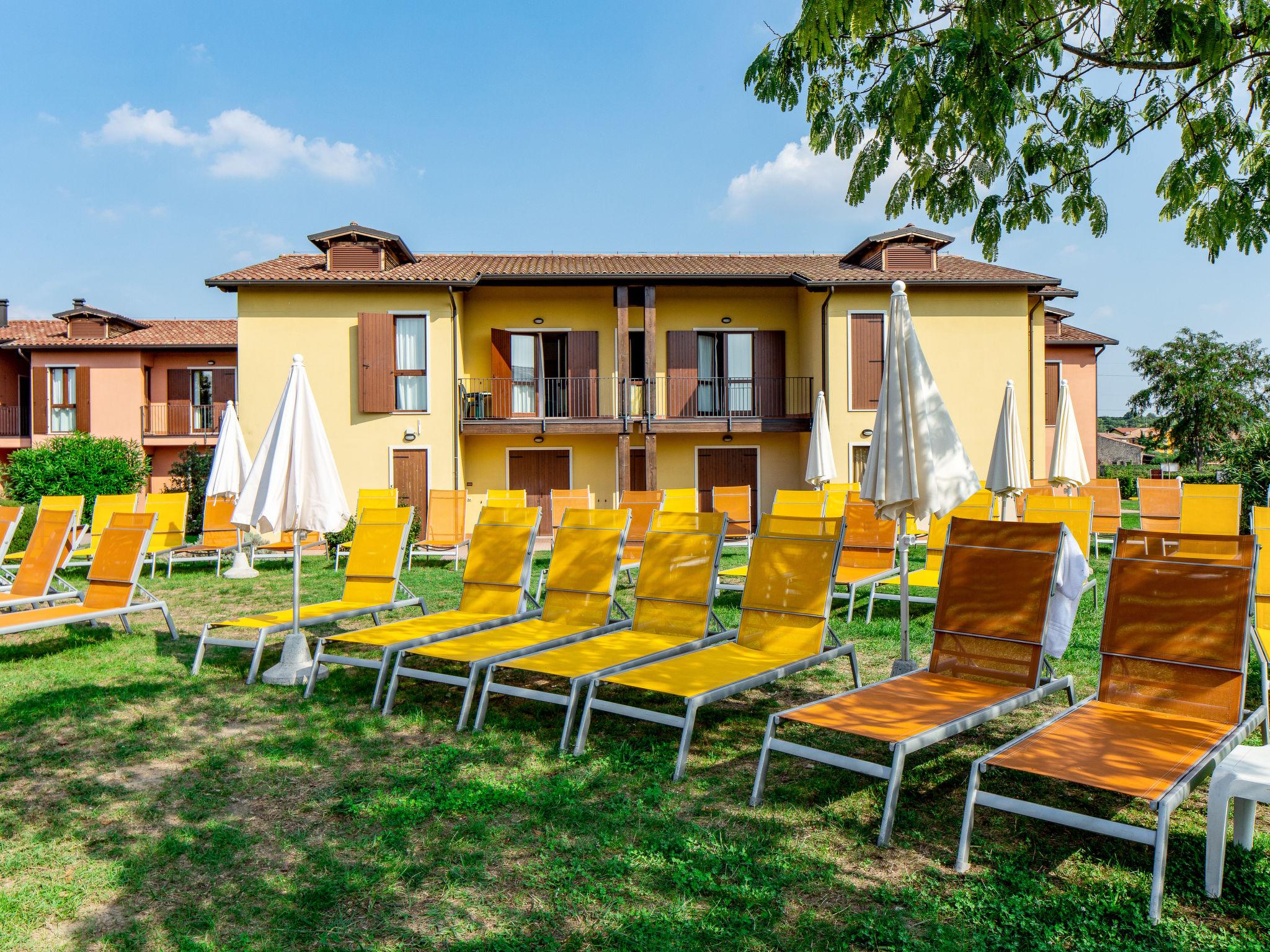 Photo 21 - 1 bedroom Apartment in Castelnuovo del Garda with swimming pool and garden