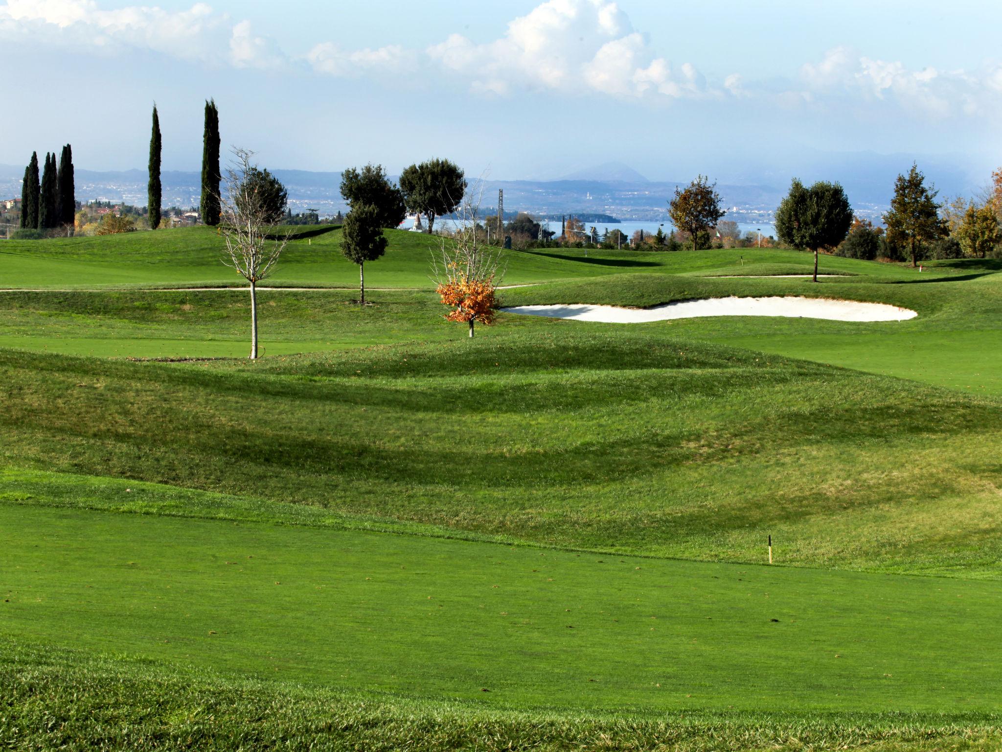 Photo 34 - 1 bedroom Apartment in Castelnuovo del Garda with swimming pool and mountain view