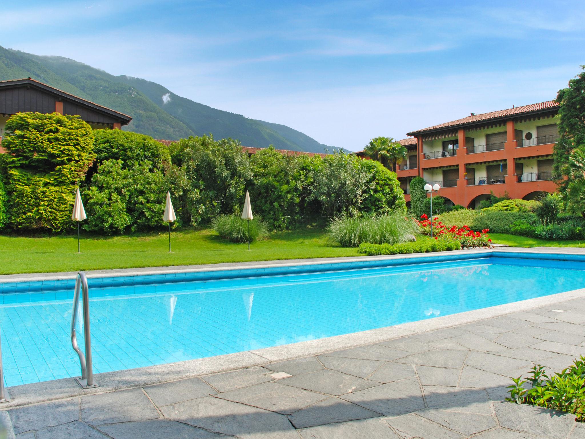 Foto 1 - Apartamento de 2 habitaciones en Ascona con piscina y vistas a la montaña