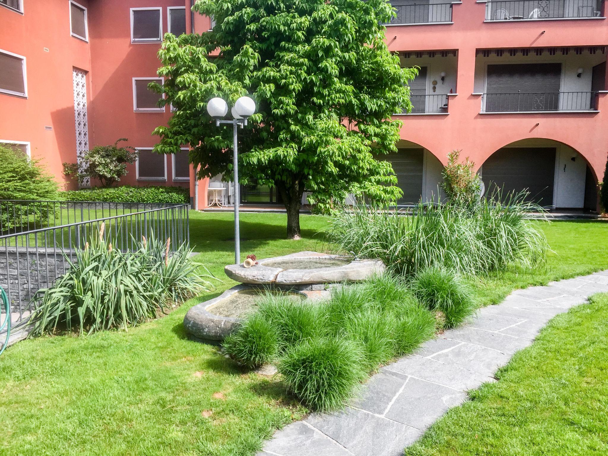 Foto 25 - Appartamento con 2 camere da letto a Ascona con piscina e giardino