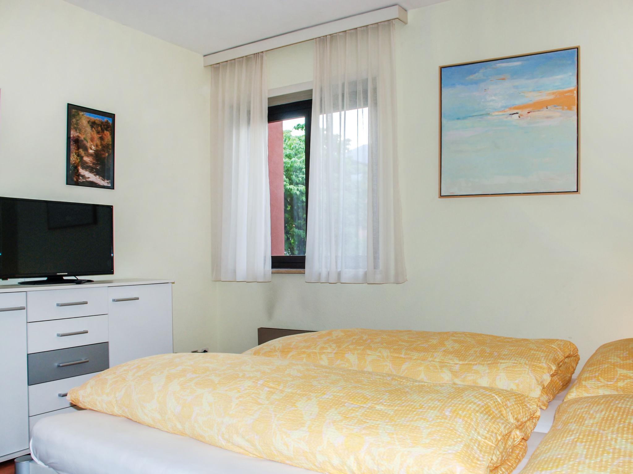 Foto 8 - Apartamento de 2 quartos em Ascona com piscina e jardim