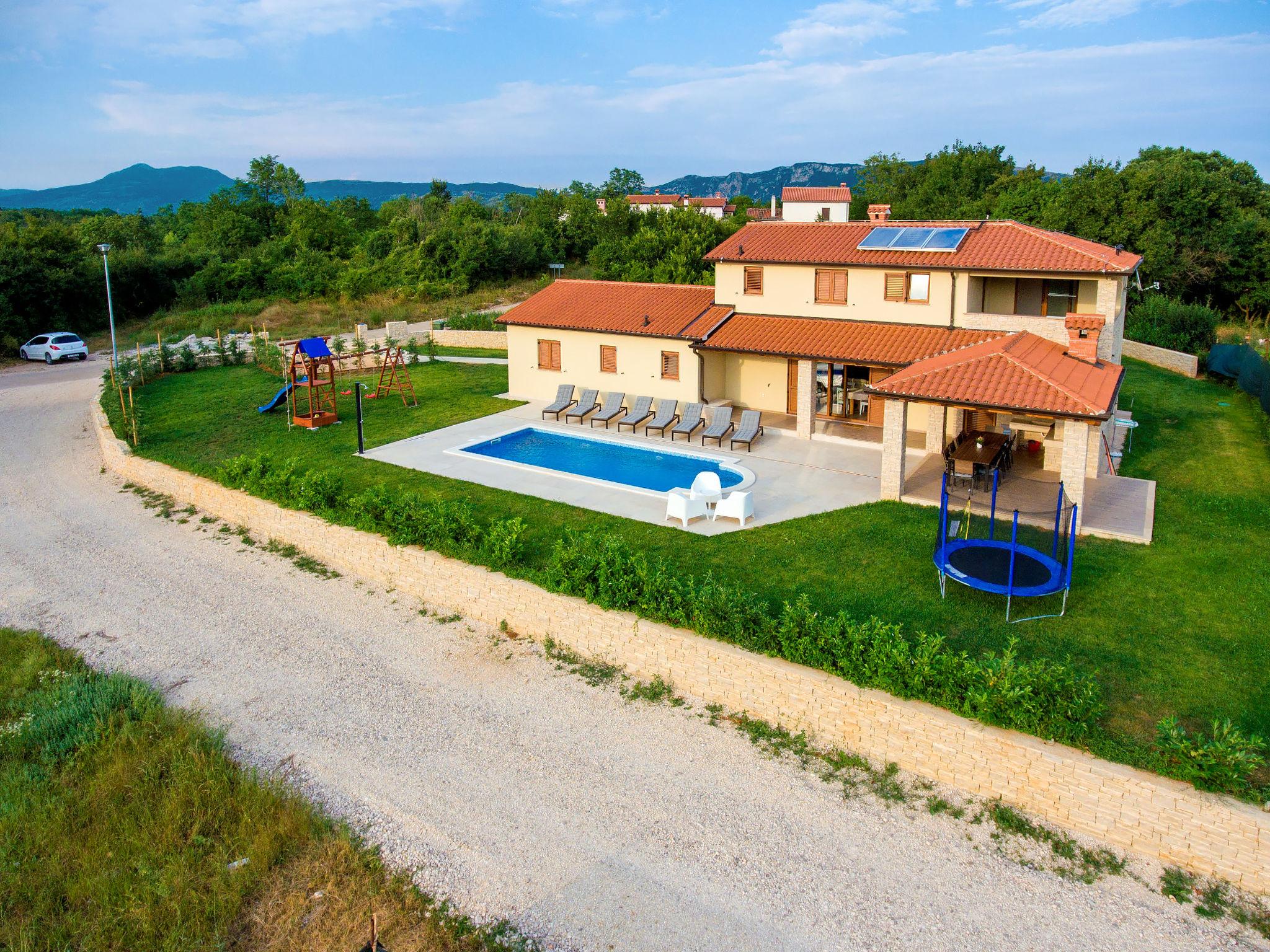 Foto 19 - Casa con 4 camere da letto a Sveta Nedelja con piscina privata e vista mare