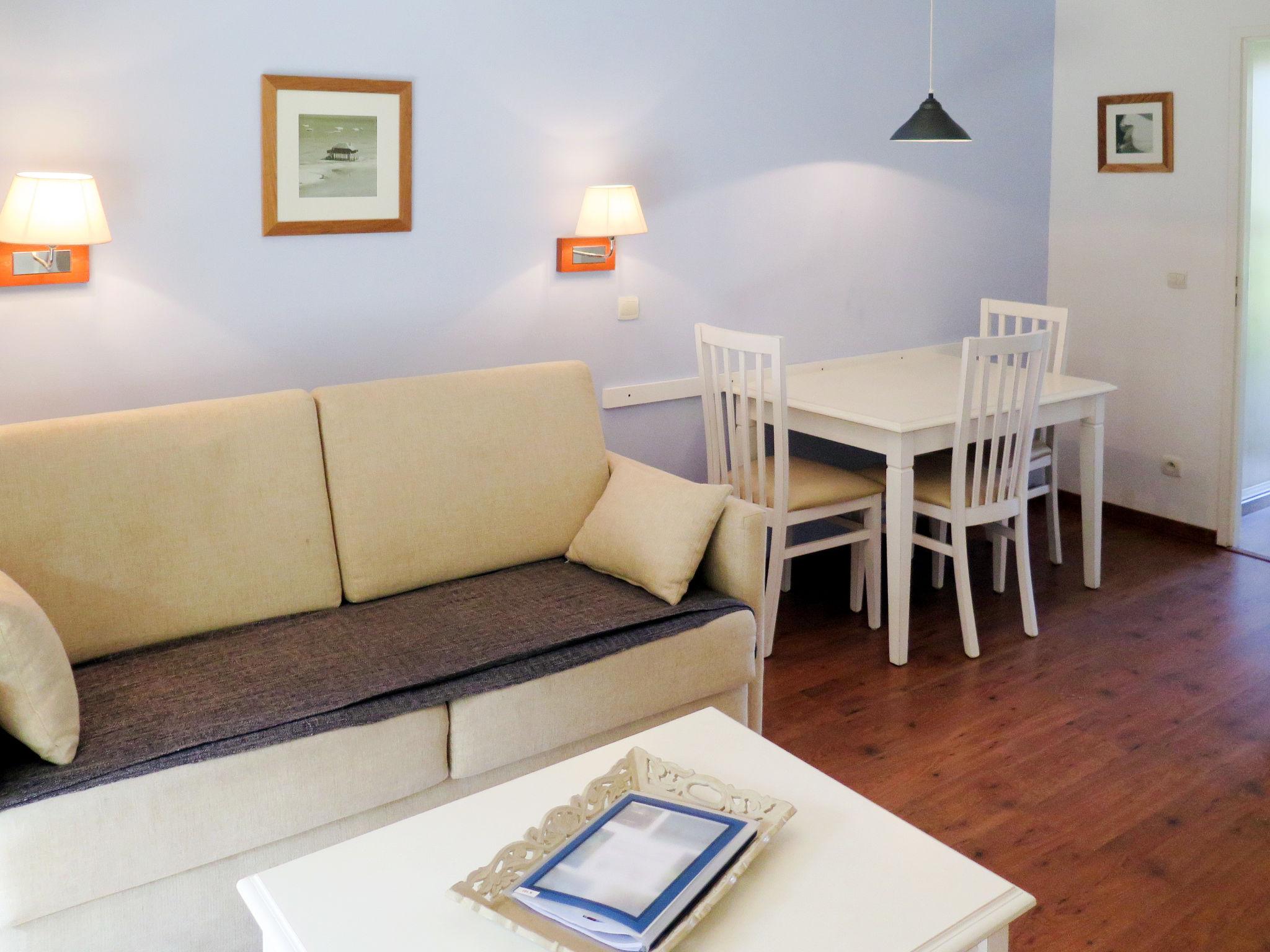 Photo 5 - 1 bedroom Apartment in Parentis-en-Born with swimming pool and garden