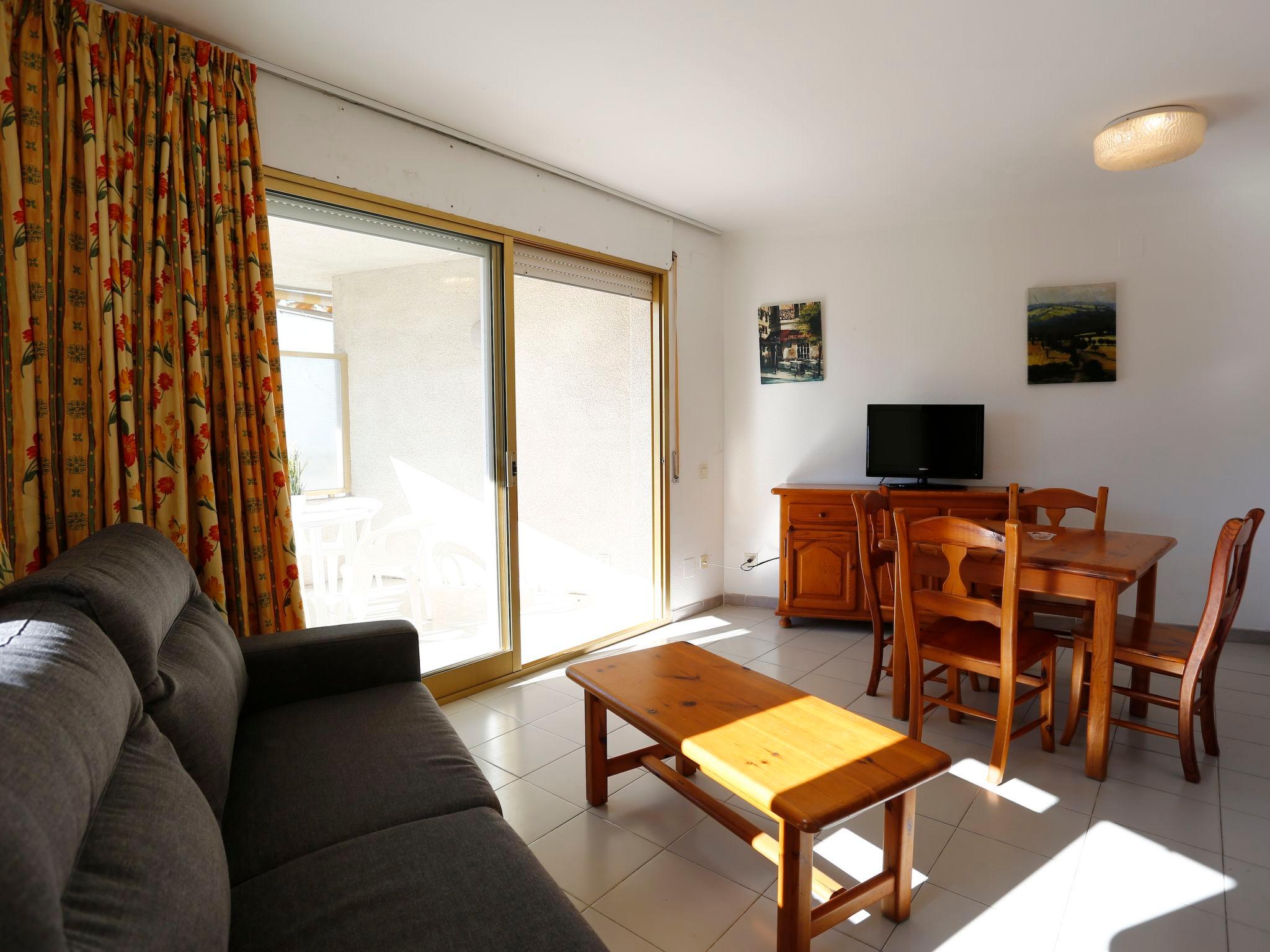 Photo 3 - 1 bedroom Apartment in Cambrils with swimming pool