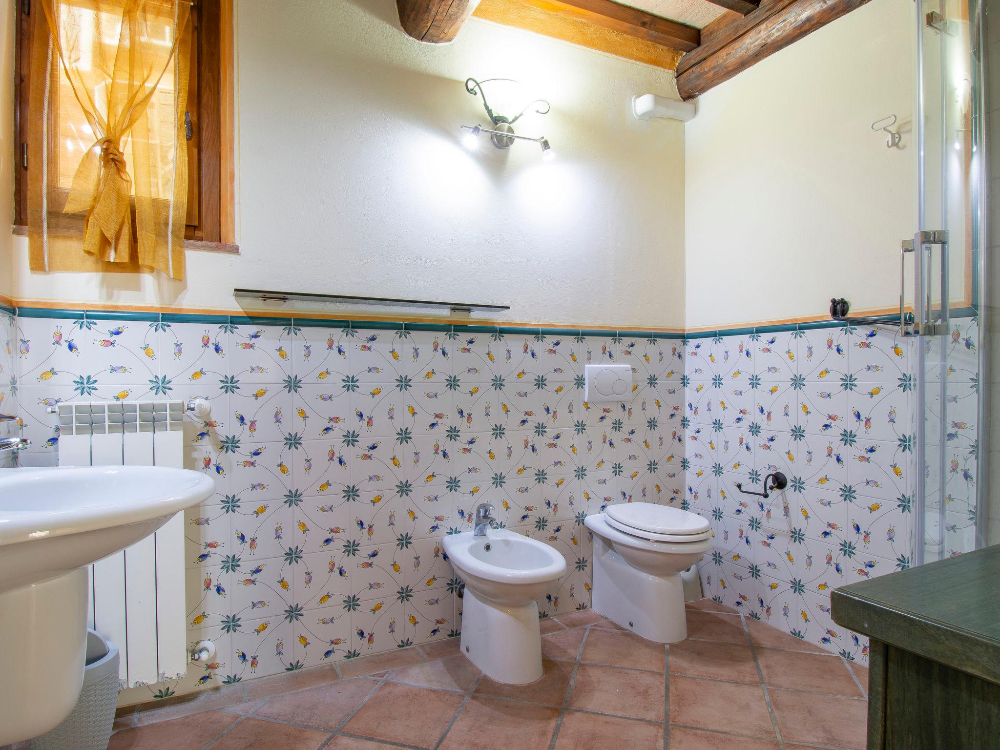 Photo 18 - 2 bedroom House in Castelfiorentino with swimming pool and garden