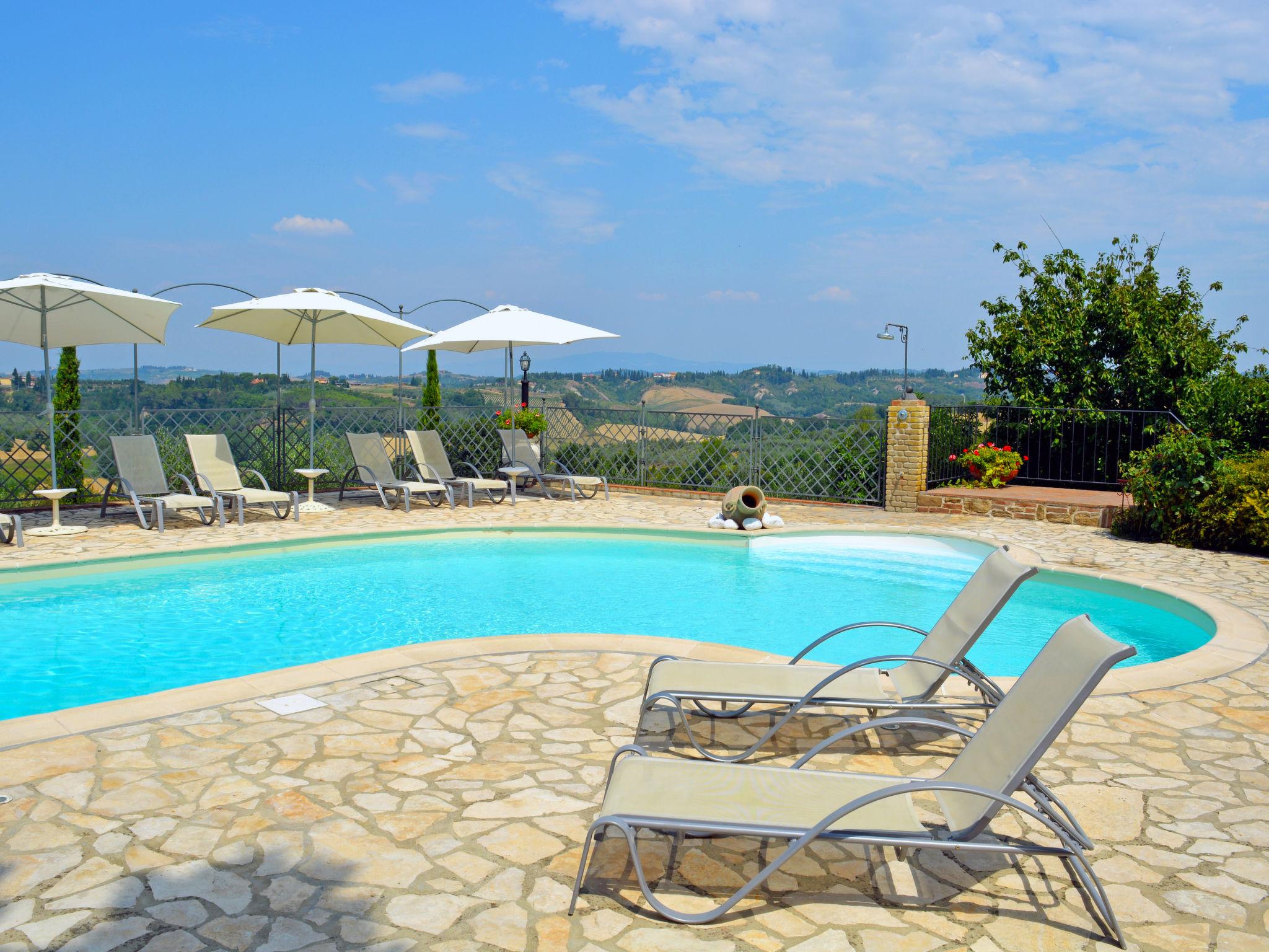 Foto 2 - Casa de 2 quartos em Castelfiorentino com piscina e jardim