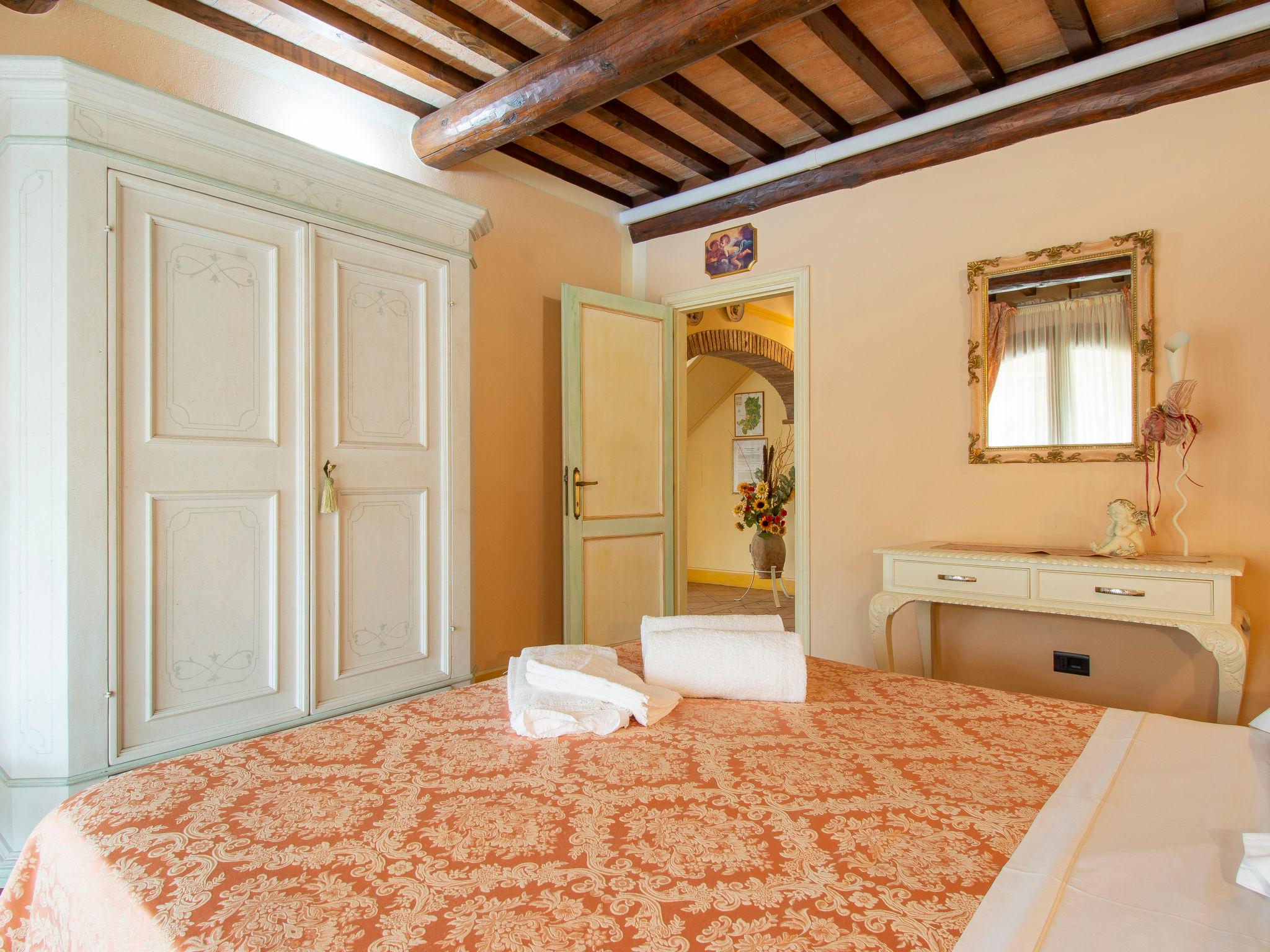 Foto 16 - Haus mit 2 Schlafzimmern in Castelfiorentino mit schwimmbad und garten