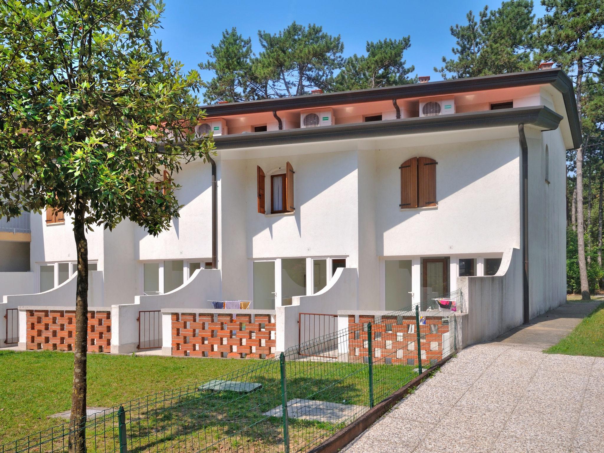 Photo 1 - Maison de 2 chambres à San Michele al Tagliamento avec jardin et vues à la mer