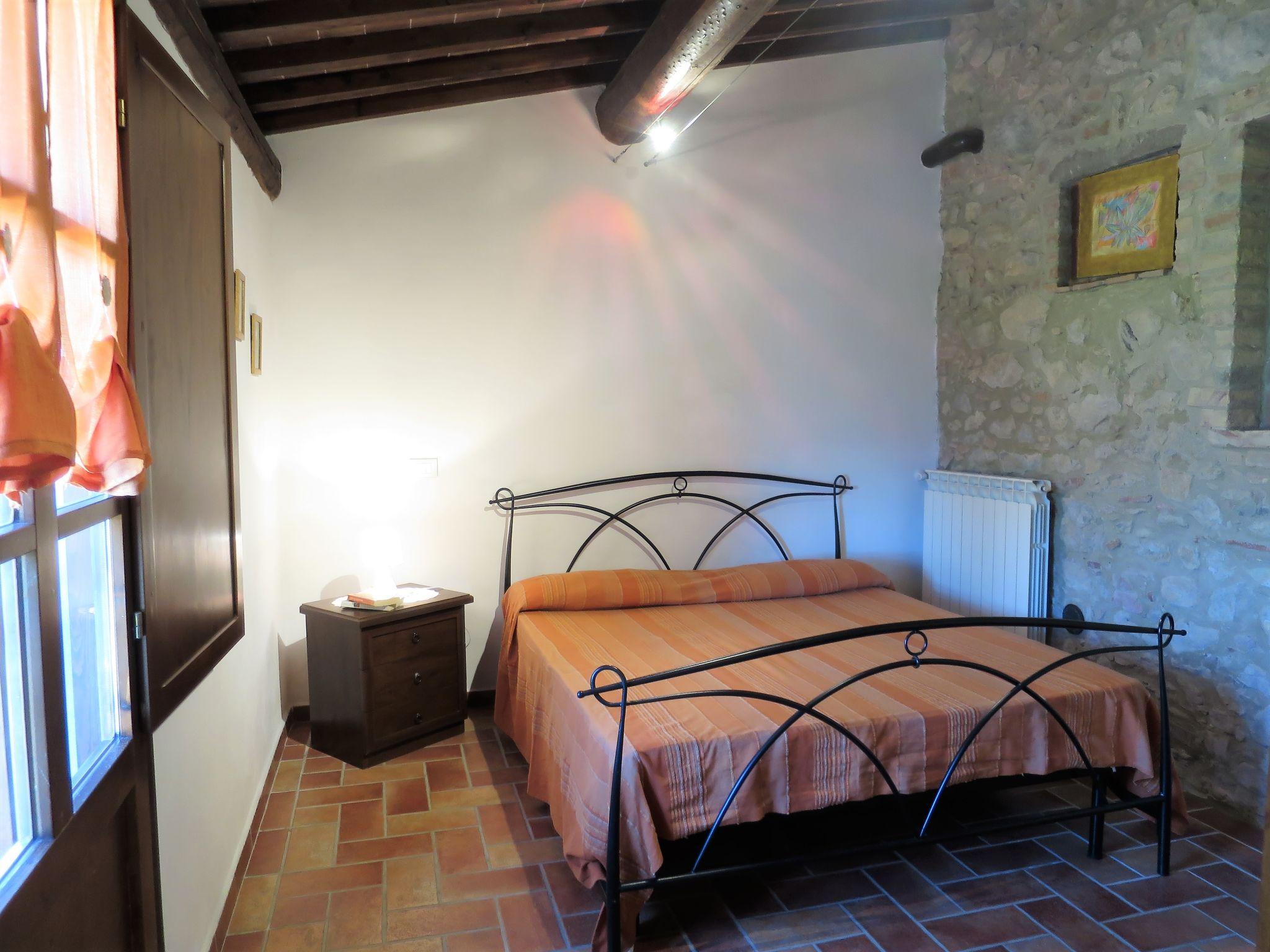 Photo 11 - 1 bedroom Apartment in Montecatini Val di Cecina with swimming pool and garden