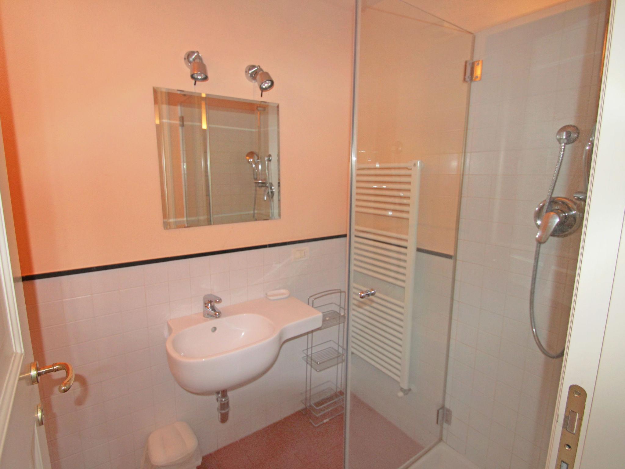Photo 14 - 2 bedroom Apartment in Sestri Levante with garden and sea view