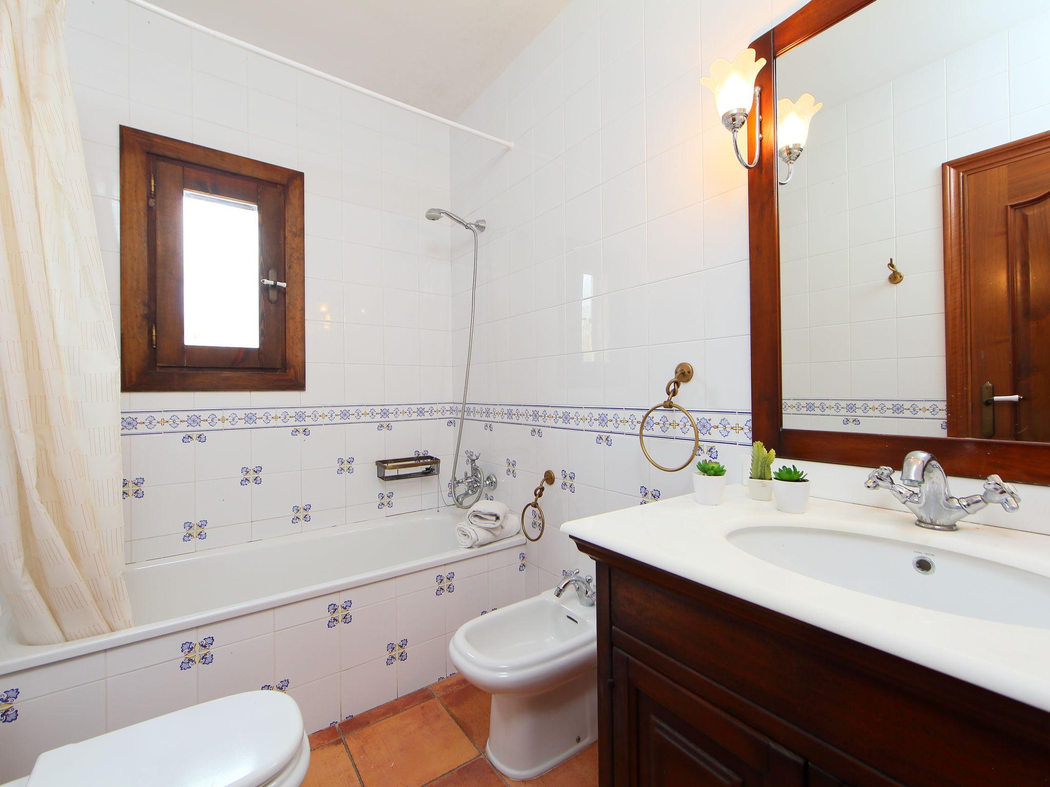 Photo 13 - 4 bedroom House in l'Ampolla with private pool and garden