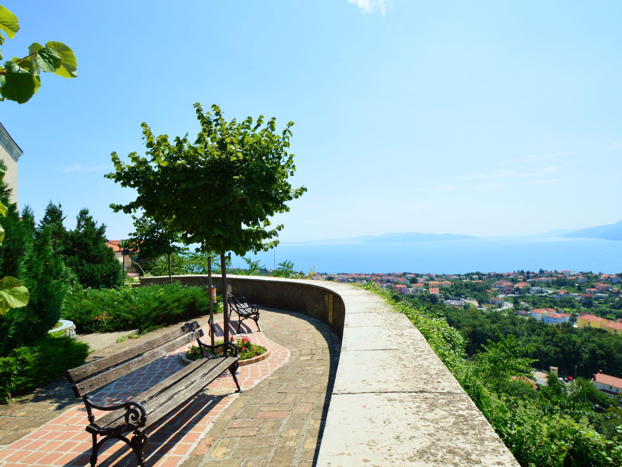 Foto 30 - Appartamento con 3 camere da letto a Kastav con terrazza e vista mare