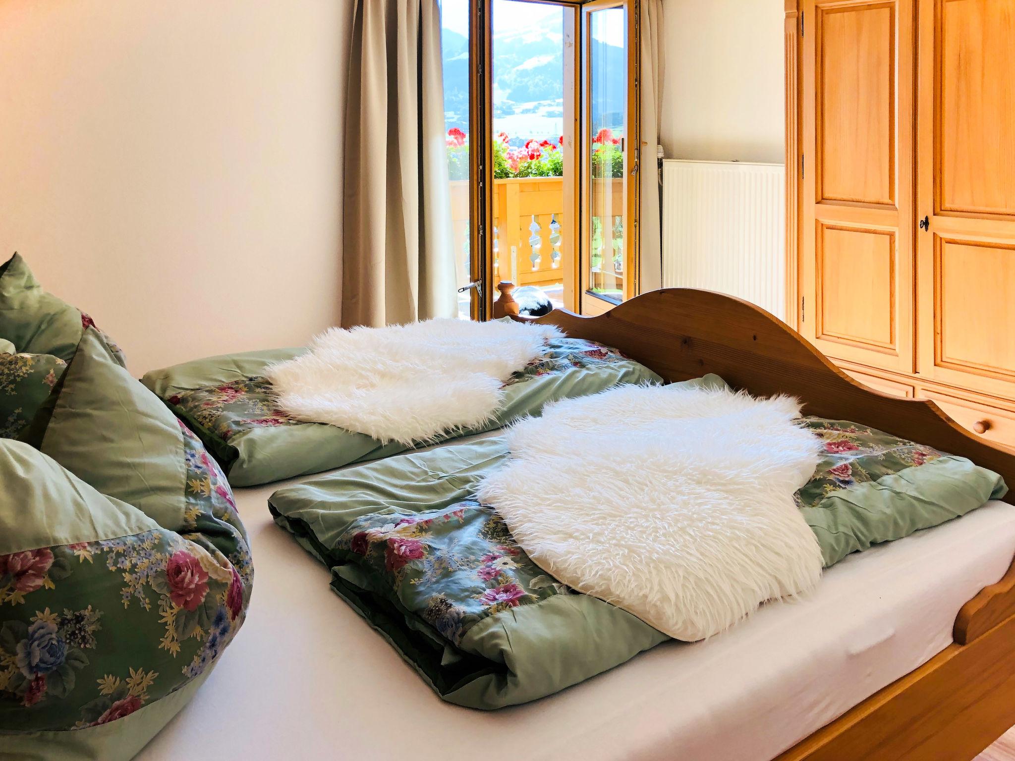 Foto 9 - Apartamento de 2 habitaciones en Hart im Zillertal con jardín y vistas a la montaña