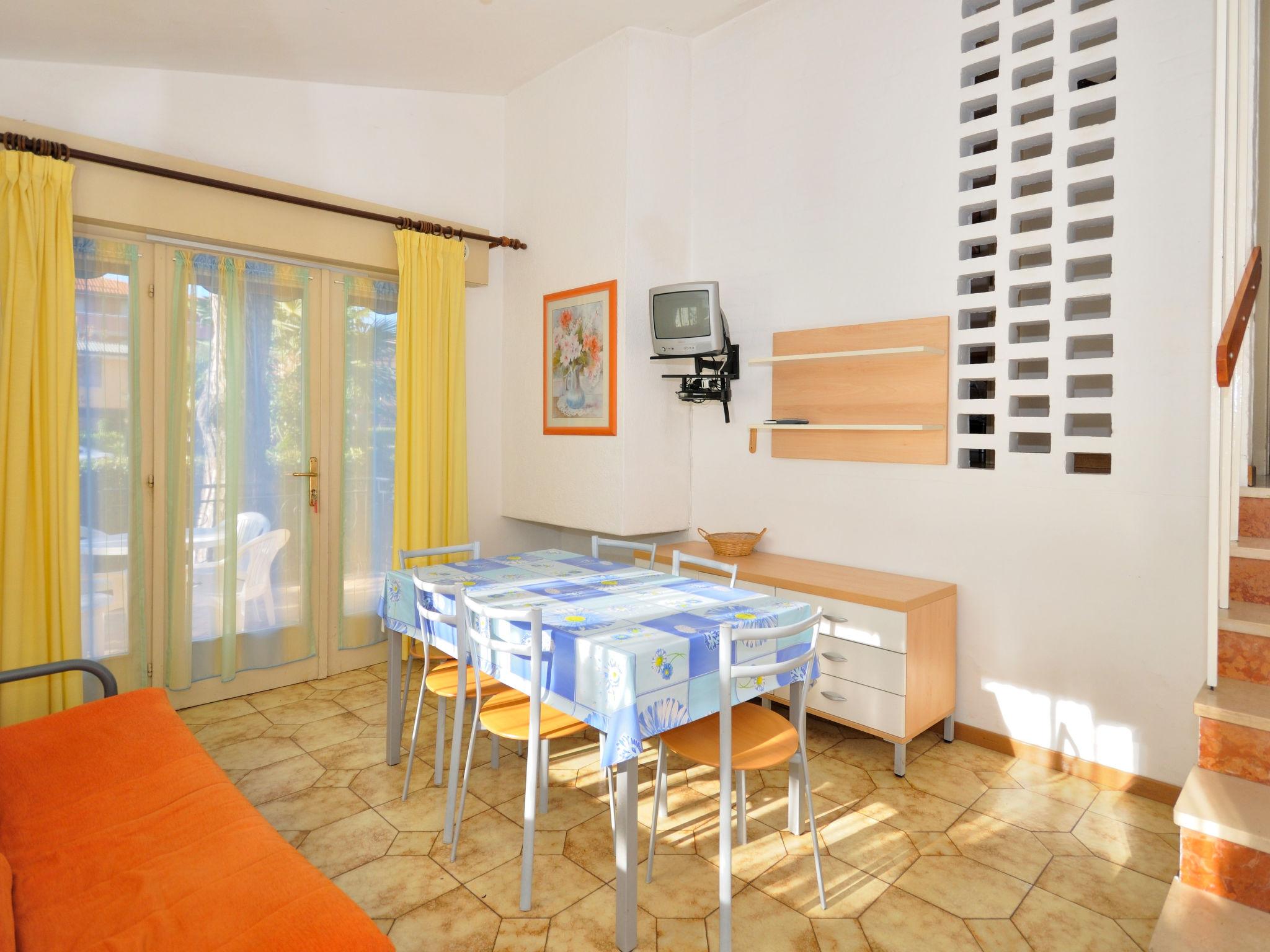 Photo 2 - Maison de 2 chambres à San Michele al Tagliamento avec terrasse et vues à la mer