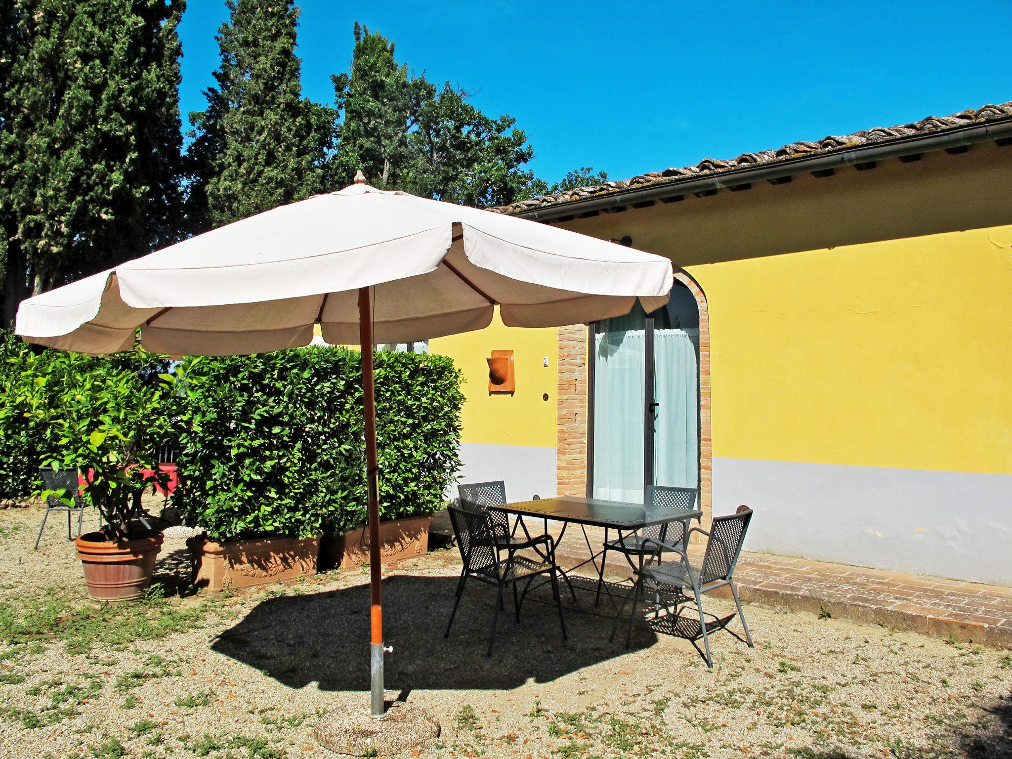 Foto 3 - Casa de 1 habitación en Poggibonsi con piscina y jardín
