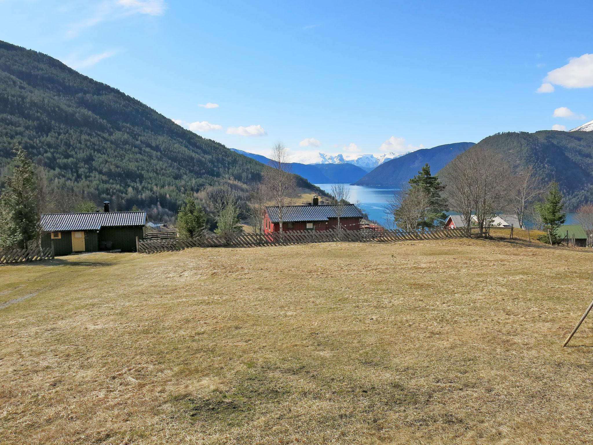 Foto 5 - Haus mit 2 Schlafzimmern in Kaupanger mit garten und terrasse