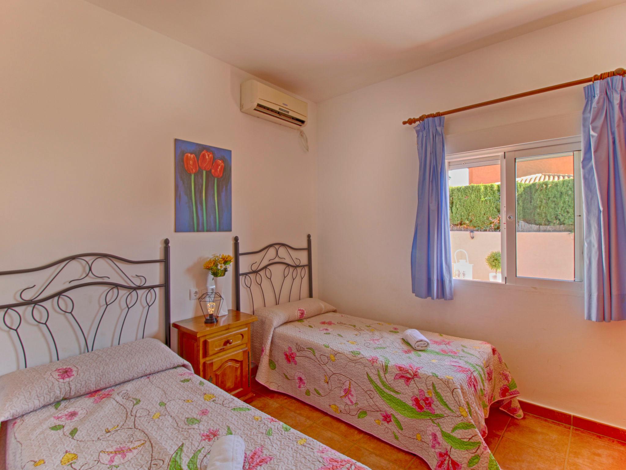 Photo 9 - 3 bedroom House in Calp with private pool and garden