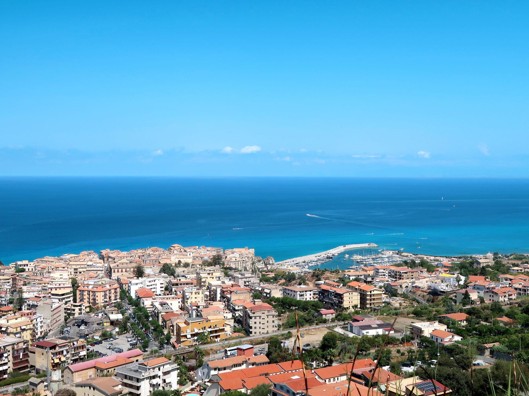 Photo 15 - Appartement en Ricadi avec jardin et vues à la mer