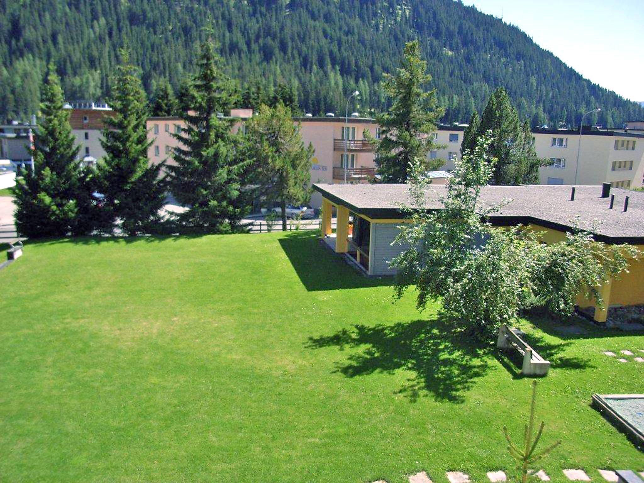 Foto 20 - Apartamento de 3 habitaciones en Davos con vistas a la montaña