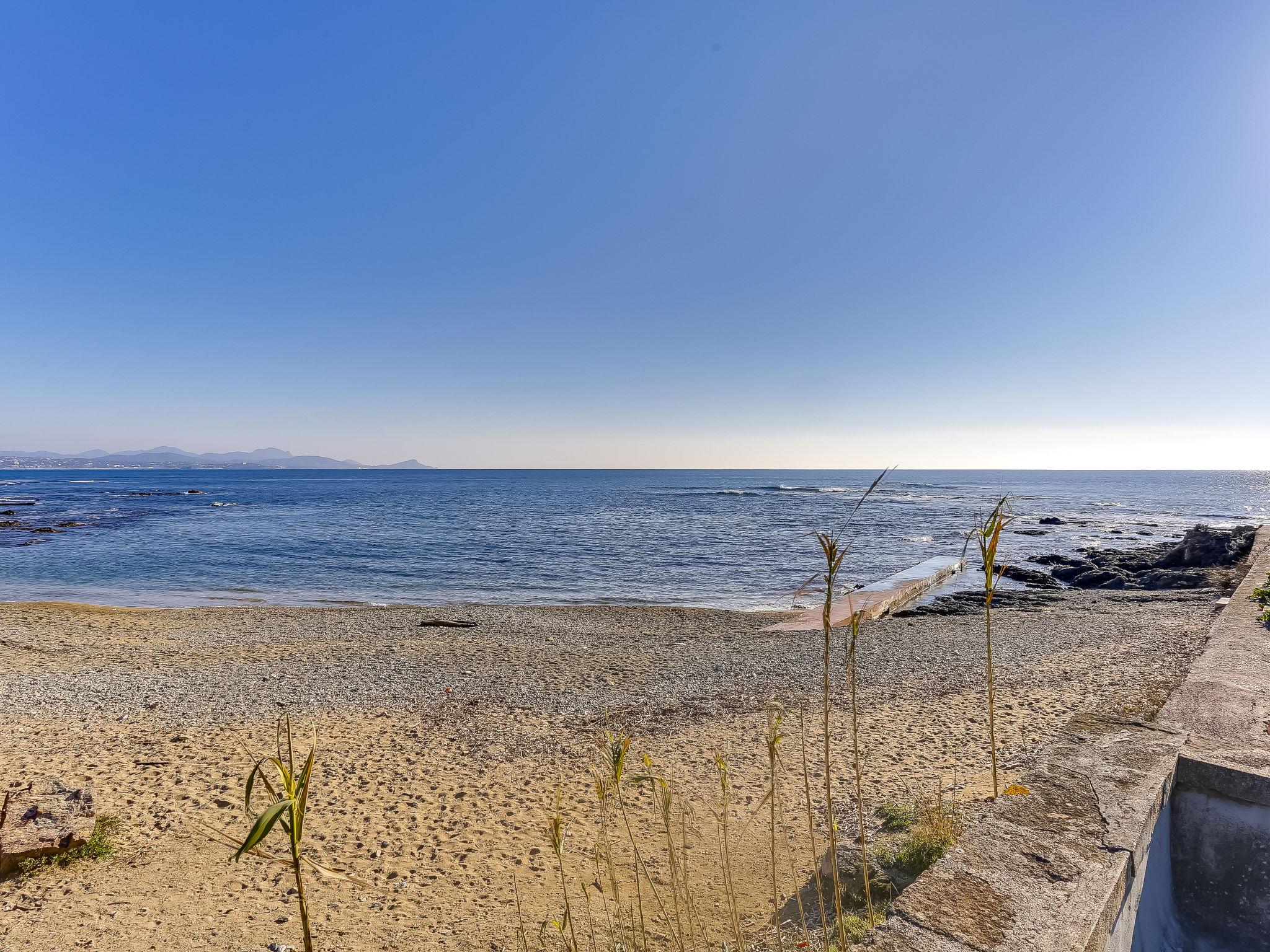 Photo 26 - Apartment in Fréjus with garden and sea view