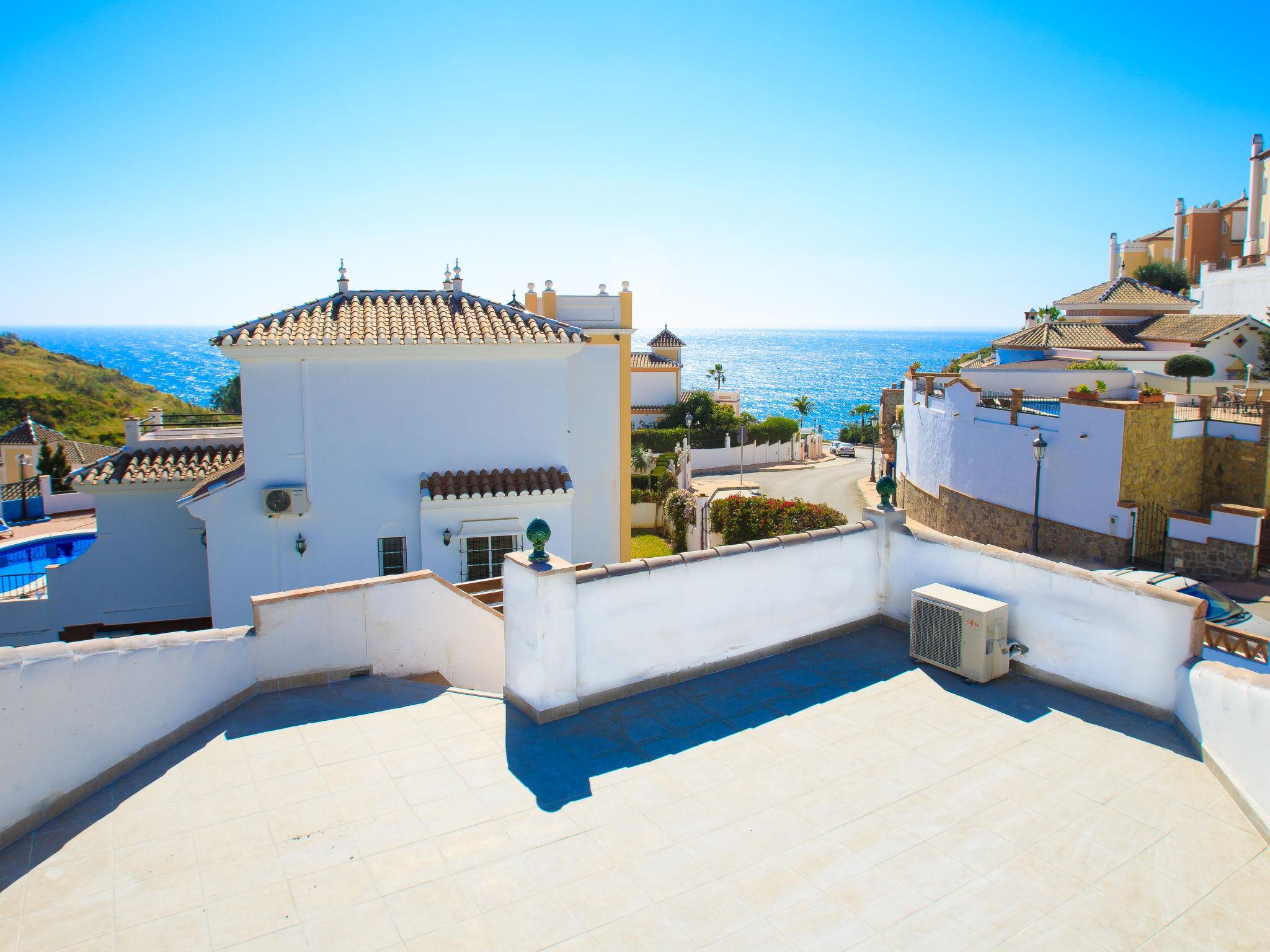 Photo 28 - Maison de 5 chambres à Torrox avec piscine privée et vues à la mer