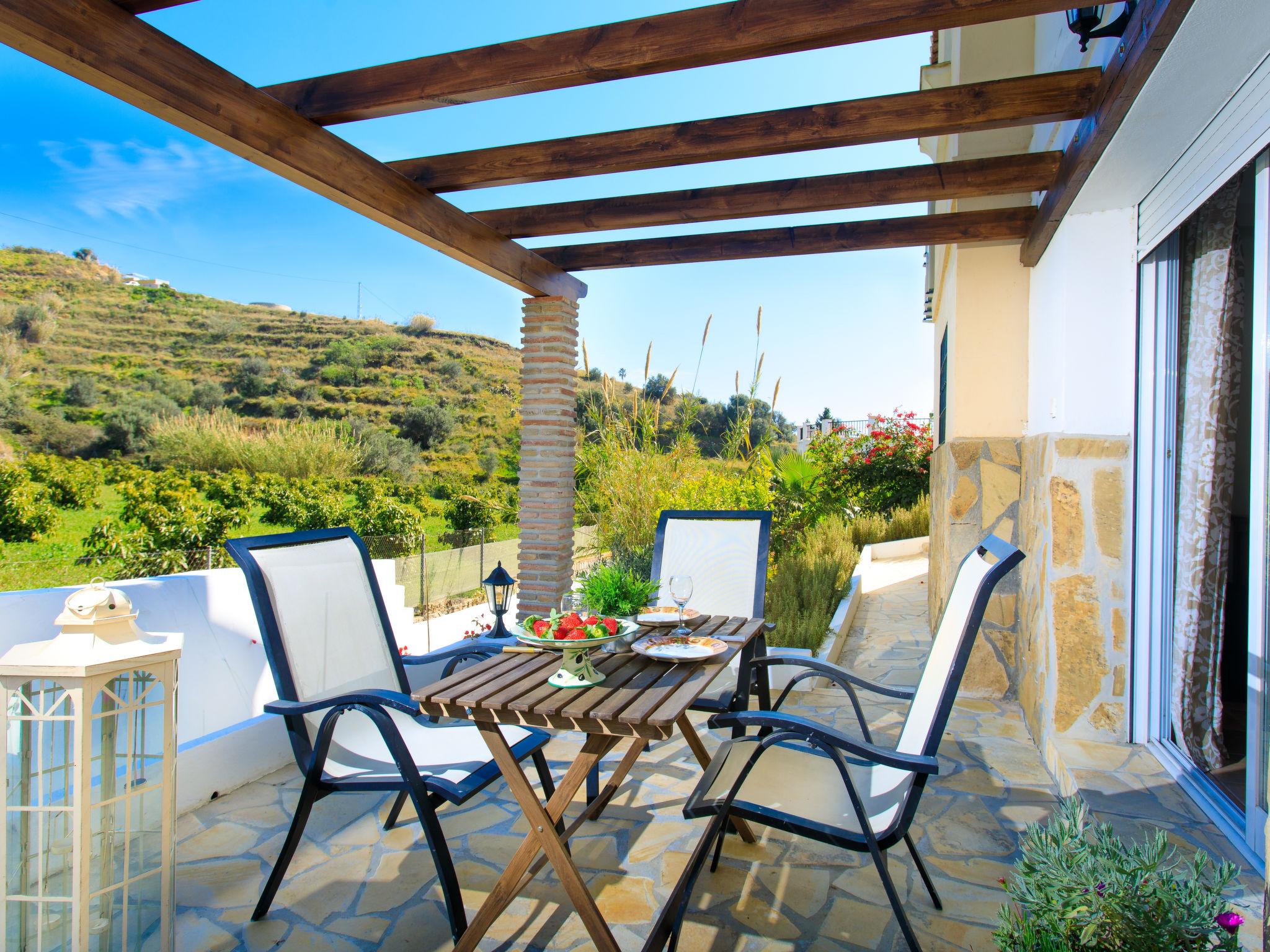 Photo 36 - Maison de 5 chambres à Torrox avec piscine privée et vues à la mer