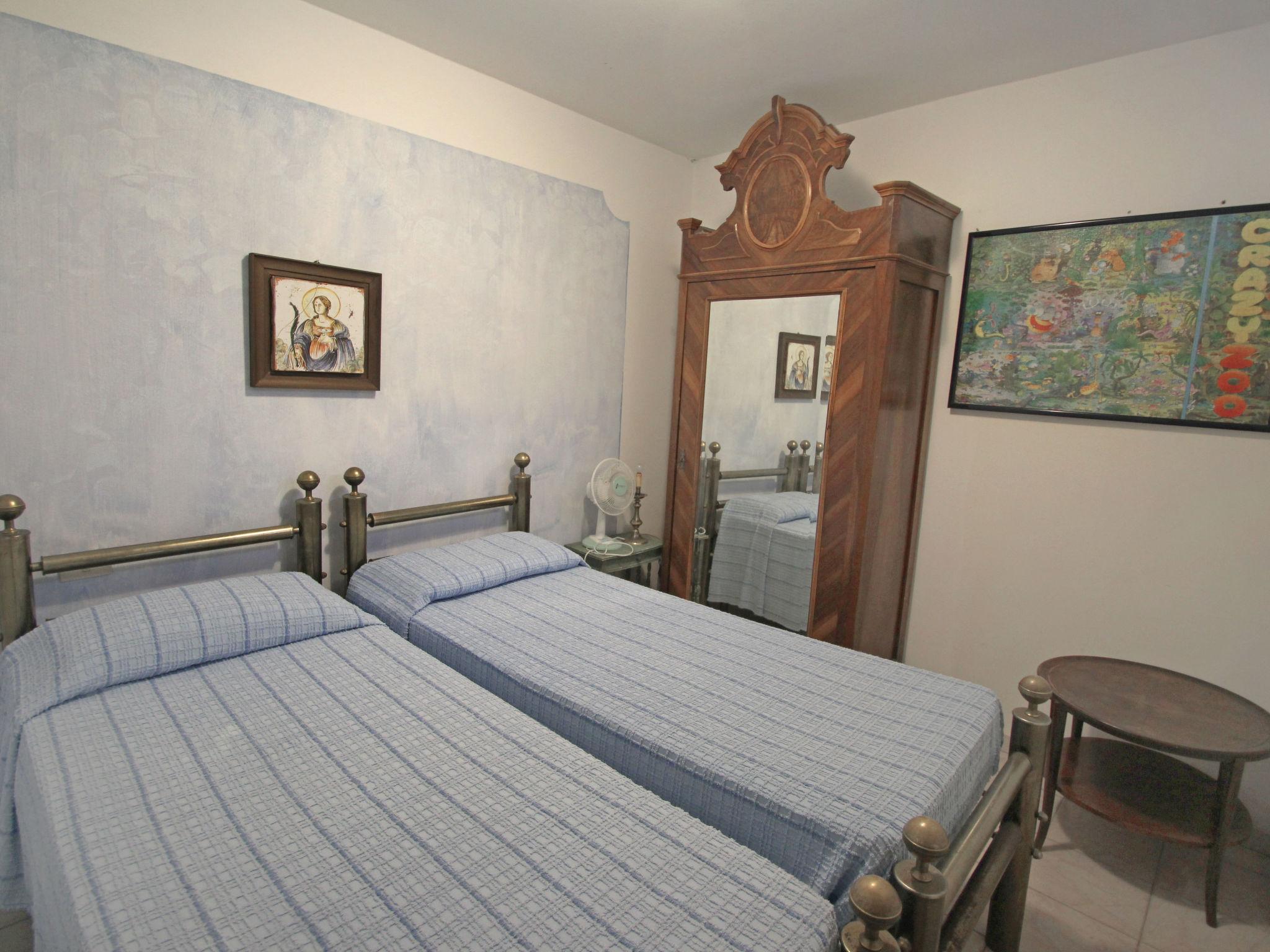 Photo 16 - 2 bedroom Apartment in Imperia with swimming pool and garden